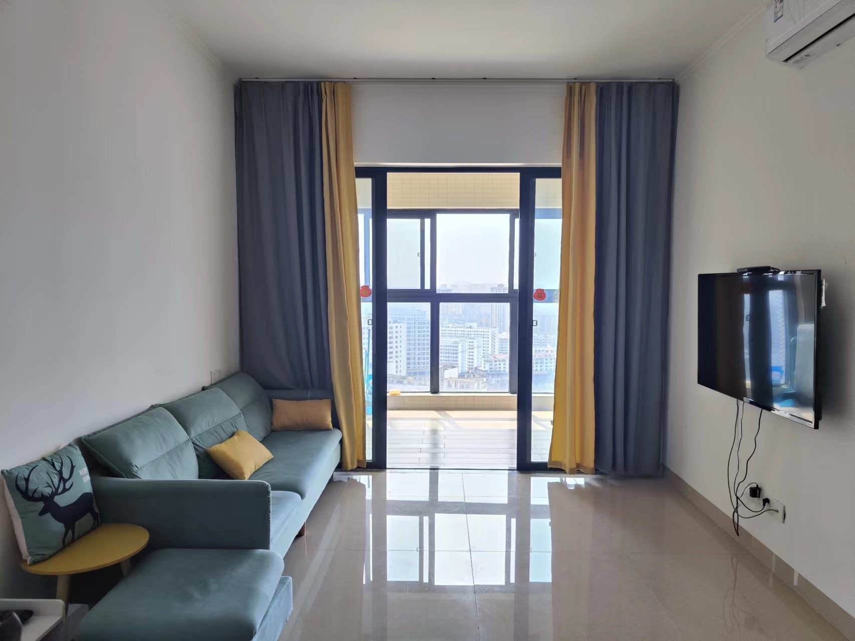 龙昆悦城 2室2厅1卫 140.0万 龙昆悦城 2室2厅1卫 140.0万室内图