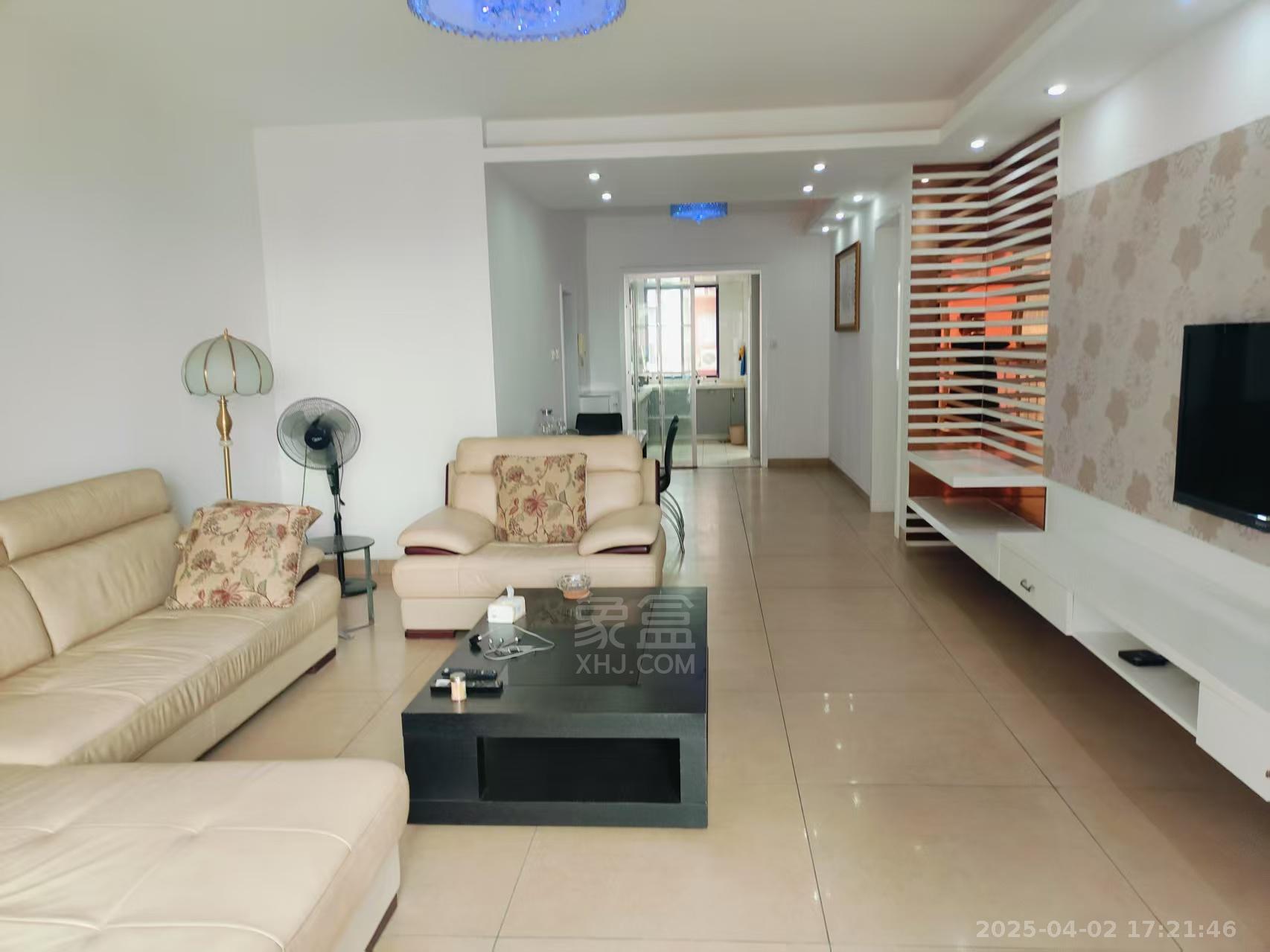 泉塘湾一期 4室2厅2卫 2000.0元/月 泉塘湾一期 4室2厅2卫 2000.0元/月室内图