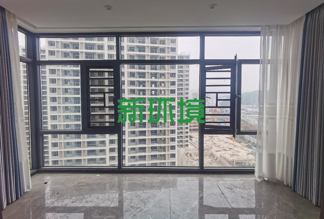 靛达广场  4室2厅2卫   105.00万客厅