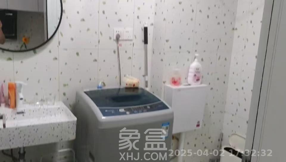 蓝光雍锦半岛   42.0㎡     1350.00元/月