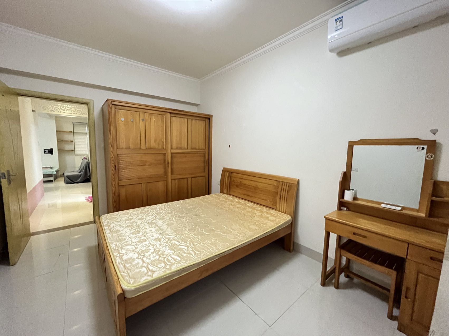 橡树园小区  2室1厅1卫    110.0万 橡树园小区  2室1厅1卫    110.0万室内图