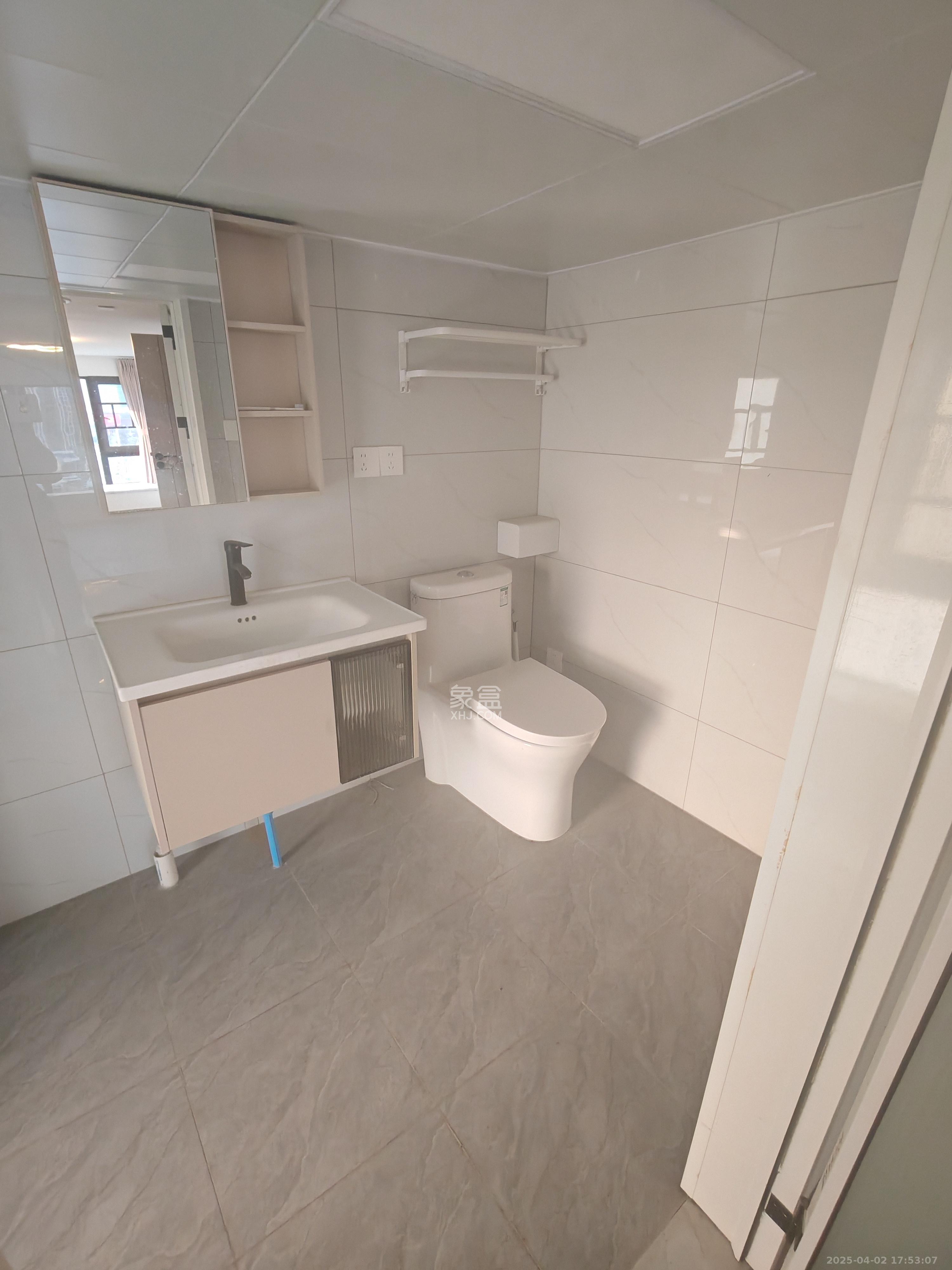 万科金色梦想B区 4室2厅2卫 2800.0元/月 万科金色梦想B区 4室2厅2卫 2800.0元/月室内图