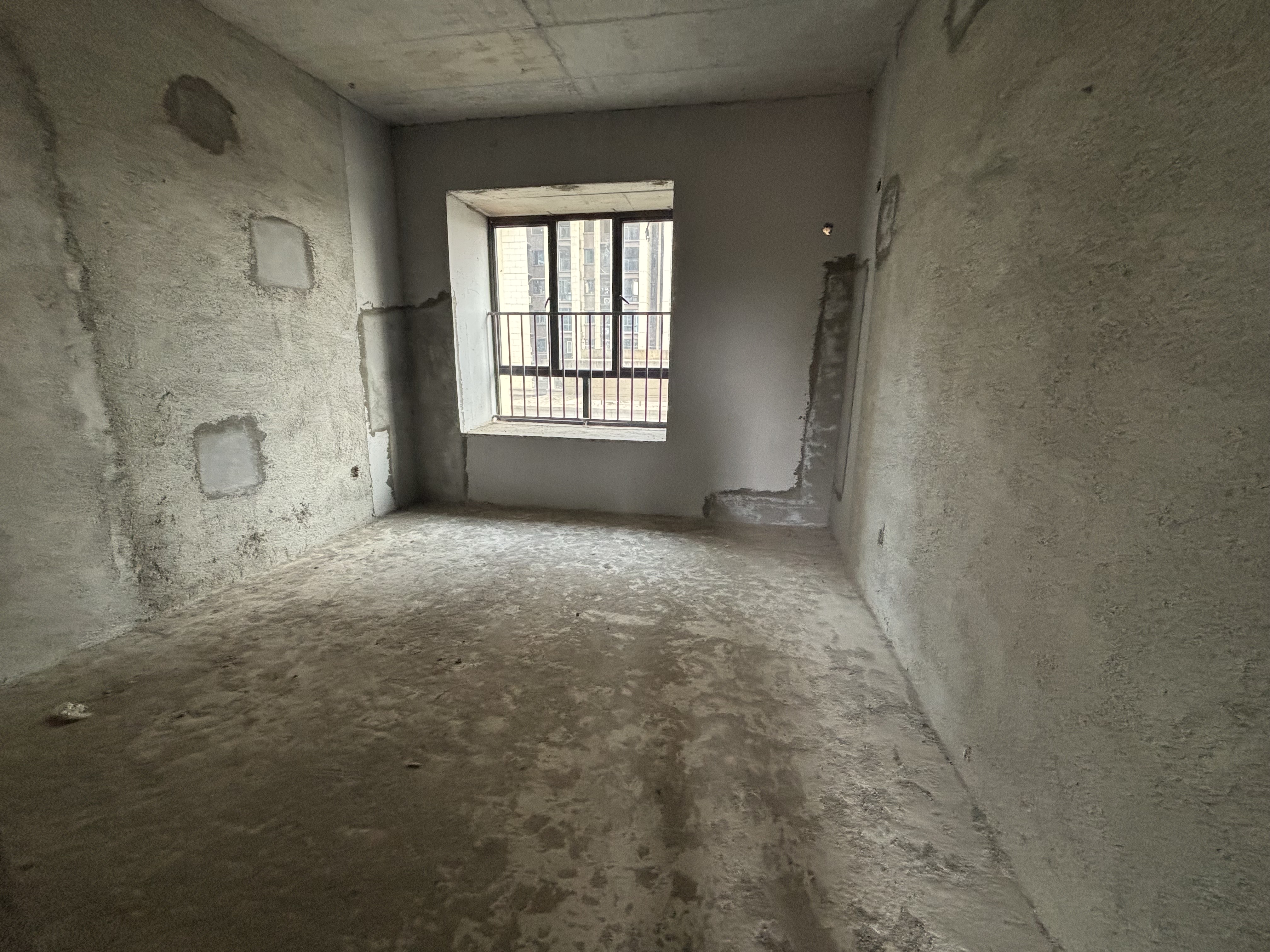 大汉龙城  4室2厅2卫    76.0万 大汉龙城  4室2厅2卫    76.0万客厅