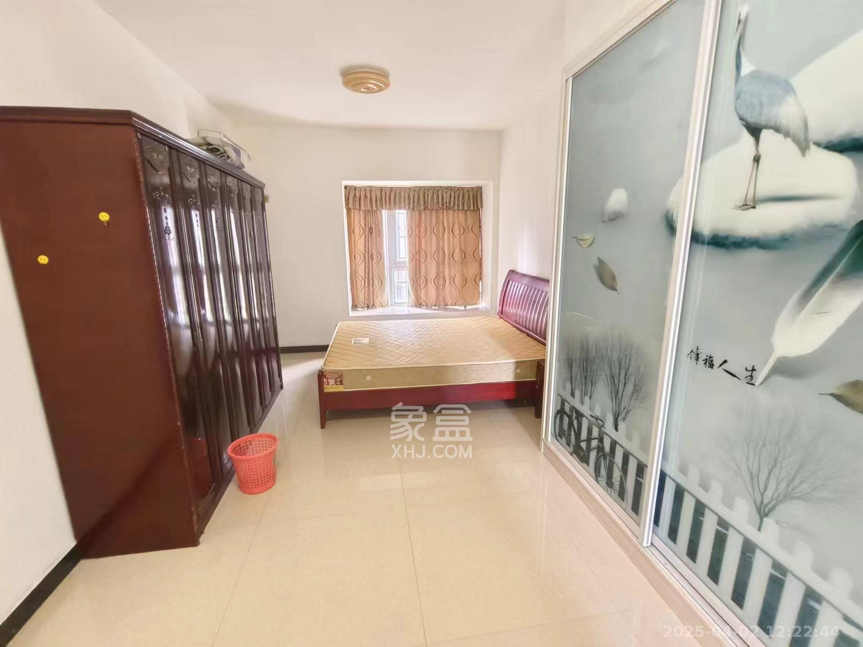 家兴苑 3室2厅2卫 2400.0元/月 家兴苑 3室2厅2卫 2400.0元/月室内图