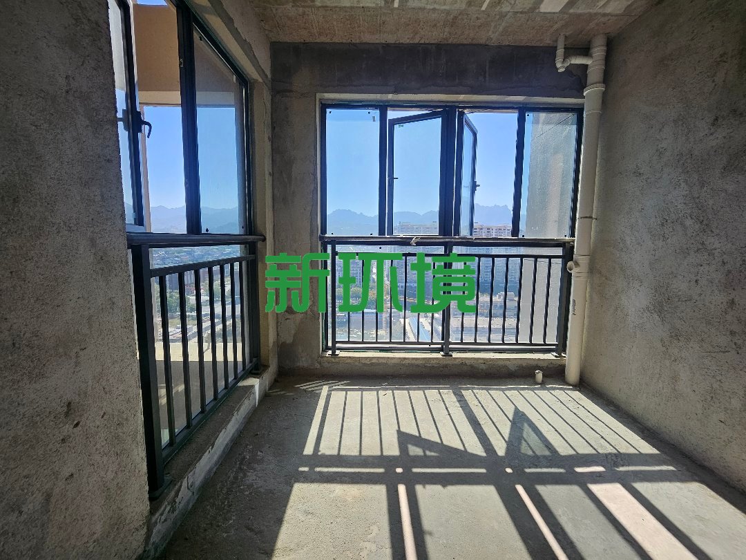 昊天珑璟湾 3室2厅1卫 53.80万 昊天珑璟湾 3室2厅1卫 53.80万客厅