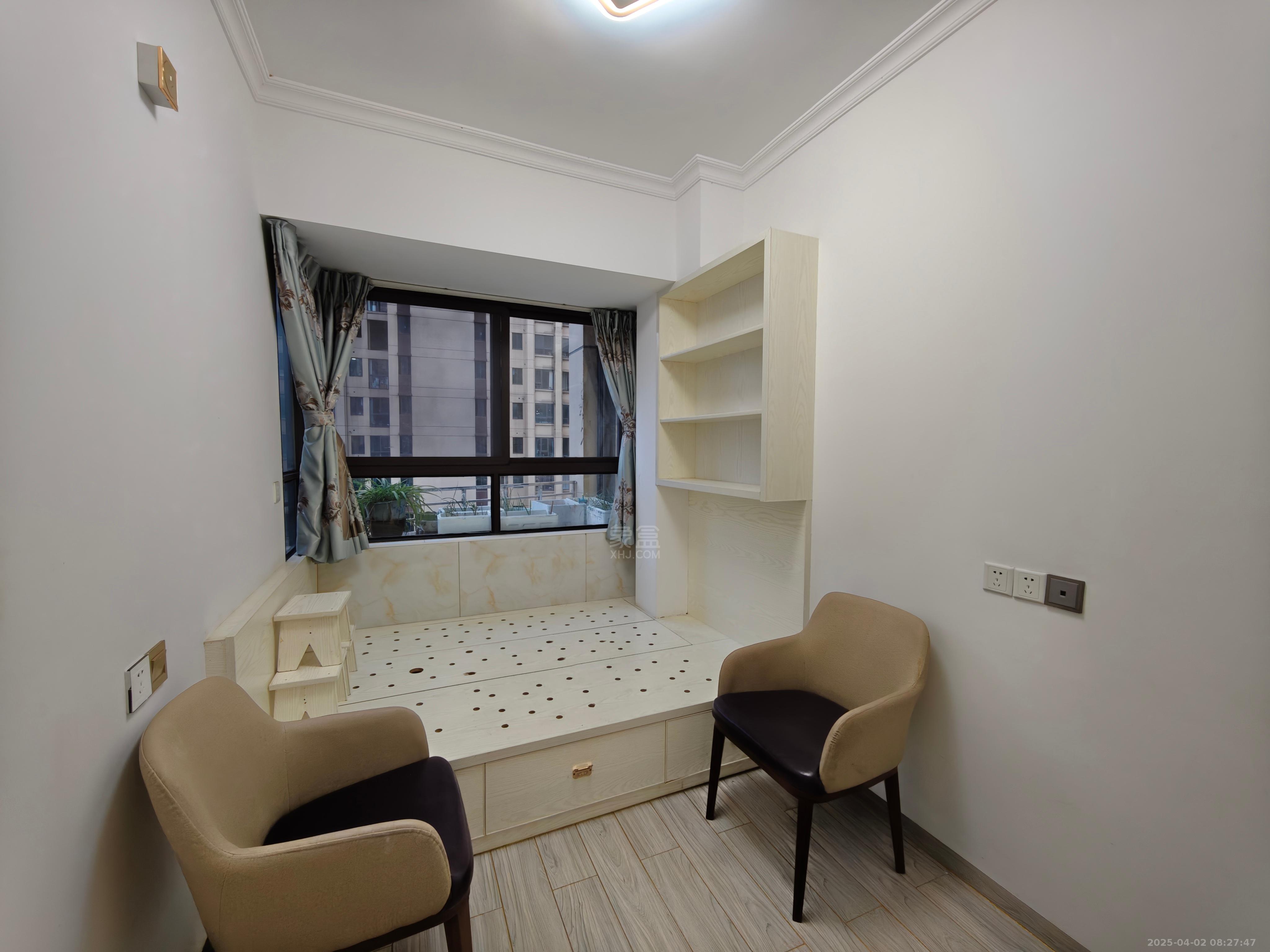 中房天玺湾 3室2厅2卫 1700.0元/月 中房天玺湾 3室2厅2卫 1700.0元/月室内图