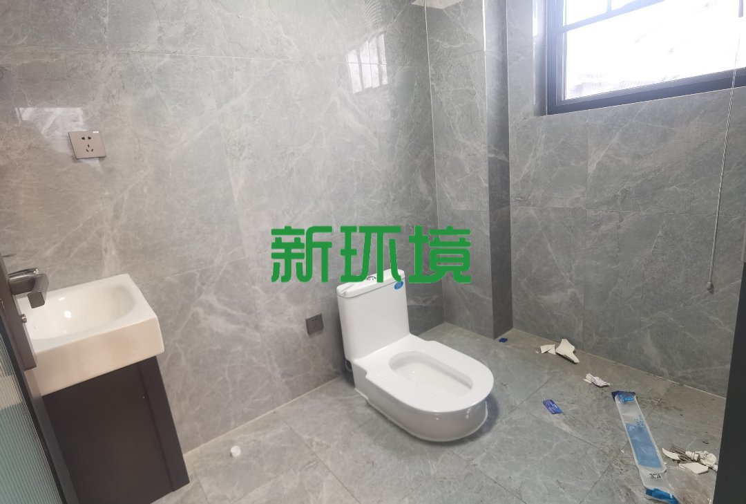 靛达广场  4室2厅2卫   105.00万客厅