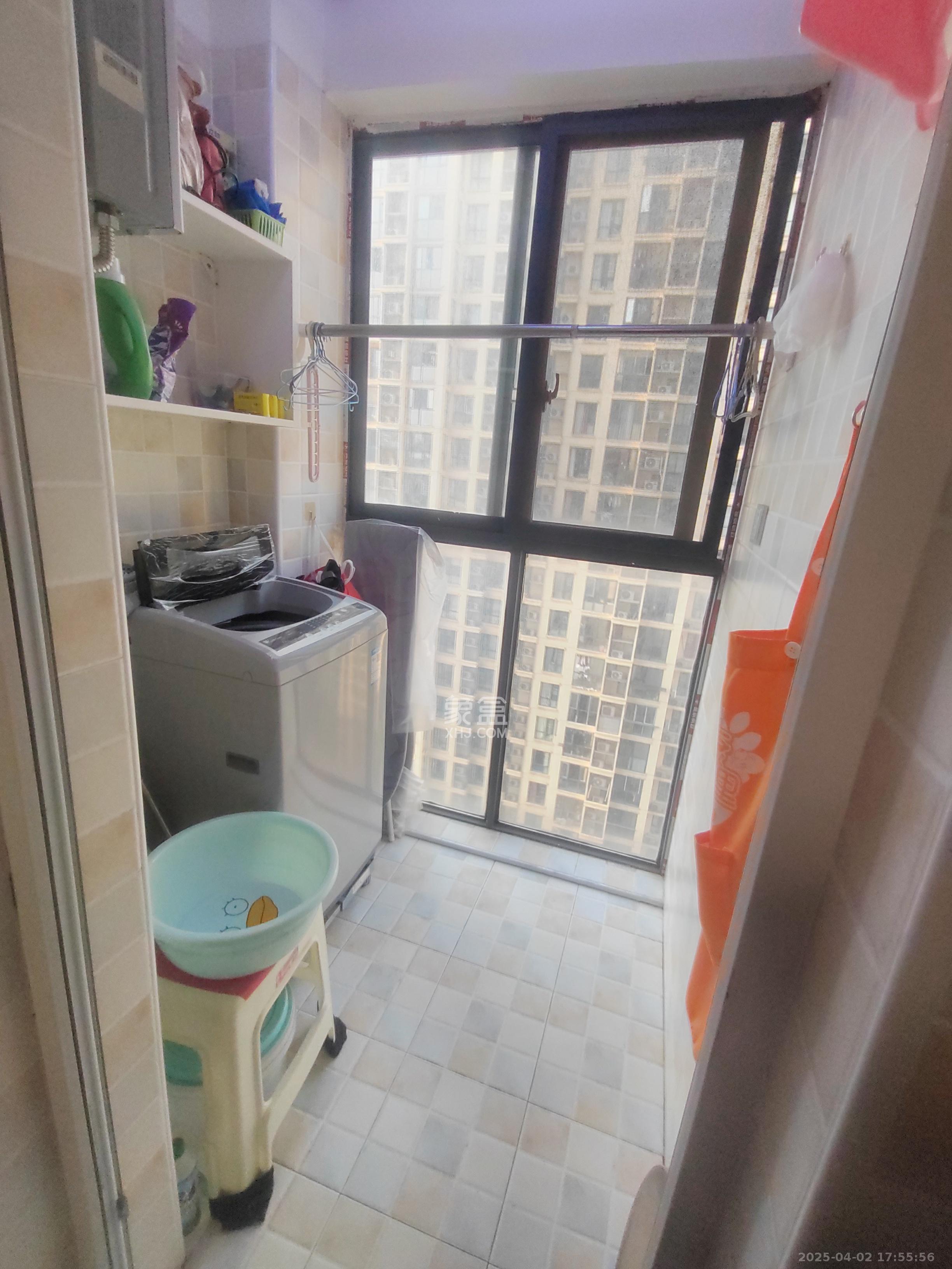 蓝光幸福满庭  3室2厅1卫   2300.00元/月室内图