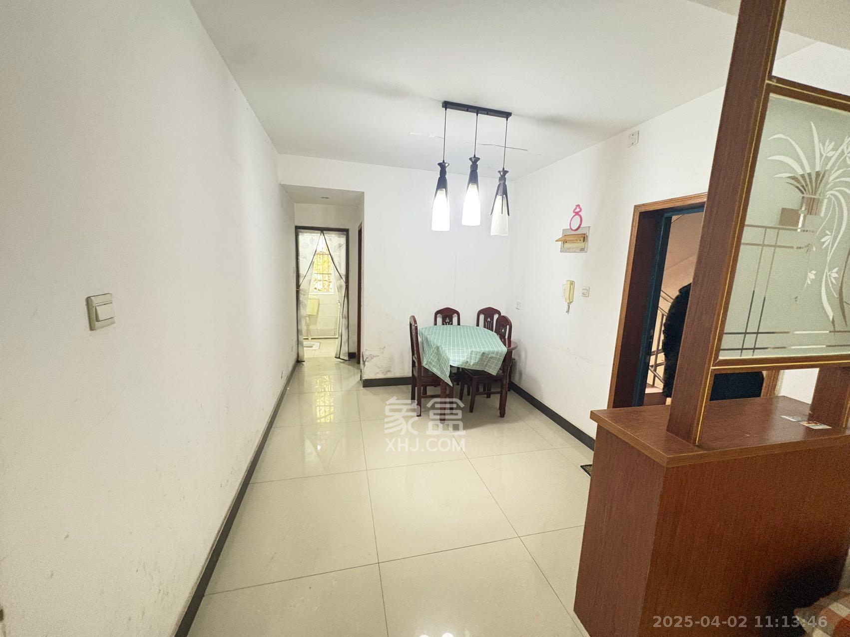 鄱阳小区 3室2厅2卫 1500.0元/月 鄱阳小区 3室2厅2卫 1500.0元/月室内图