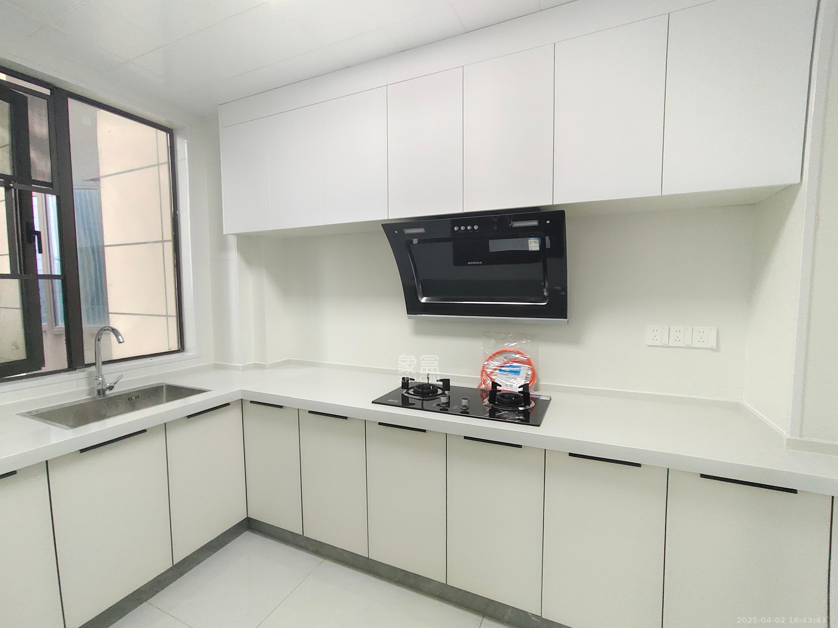 湘域芯城一期 3室2厅2卫 2400.0元/月 湘域芯城一期 3室2厅2卫 2400.0元/月室内图