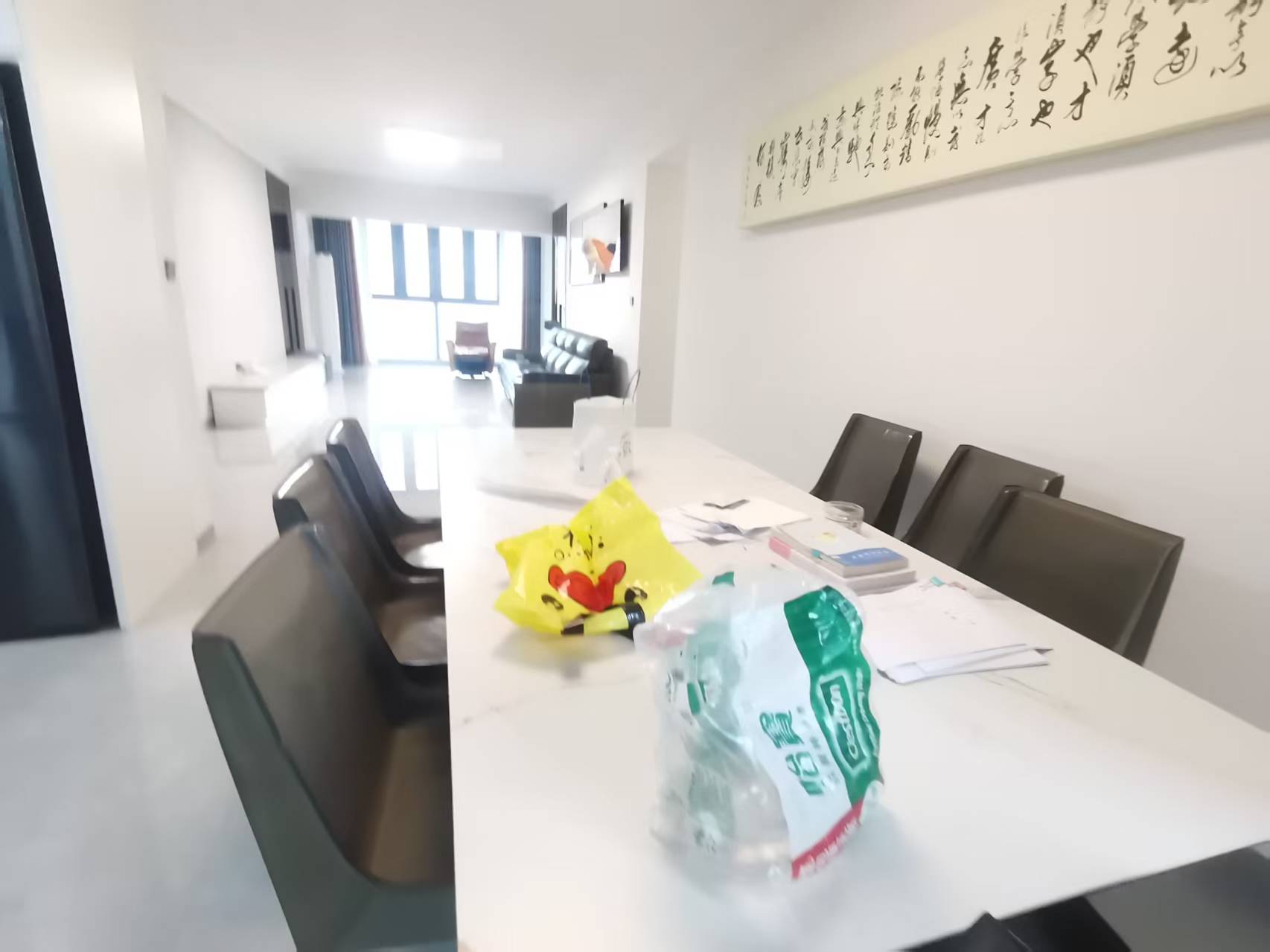 蓝城一号 4室2厅2卫 420.0万 蓝城一号 4室2厅2卫 420.0万客厅