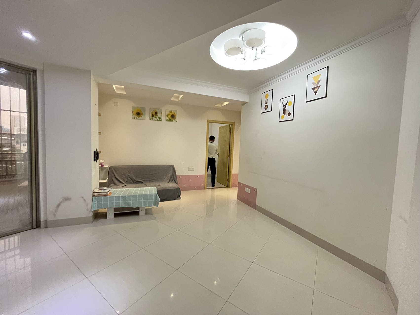 橡树园小区  2室1厅1卫    110.0万 橡树园小区  2室1厅1卫    110.0万室内图