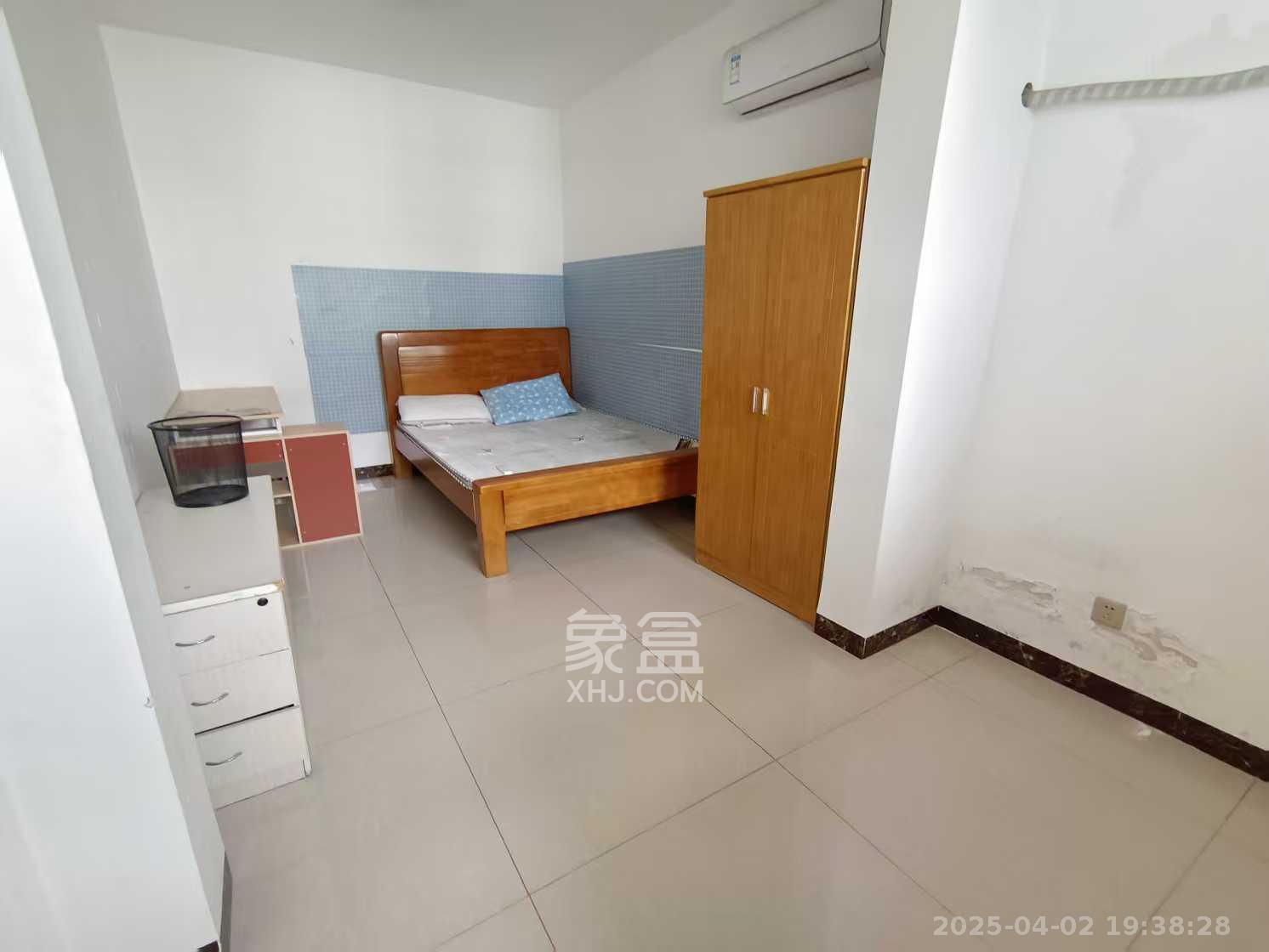 阳光100一期、四五期  4室2厅1卫    2900.0元/月 阳光100一期、四五期  4室2厅1卫    2900.0元/月室内图