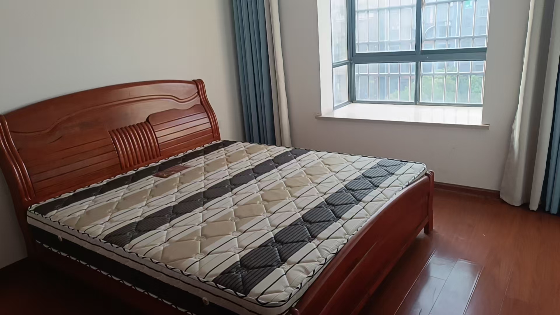 盛世东方 3室2厅2卫 1300.0元/月 盛世东方 3室2厅2卫 1300.0元/月室内图