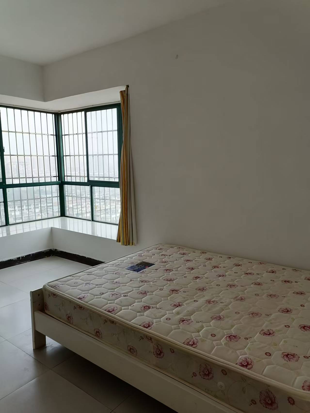 长和广场 1室2厅2卫 2100.0元/月 长和广场 1室2厅2卫 2100.0元/月室内图