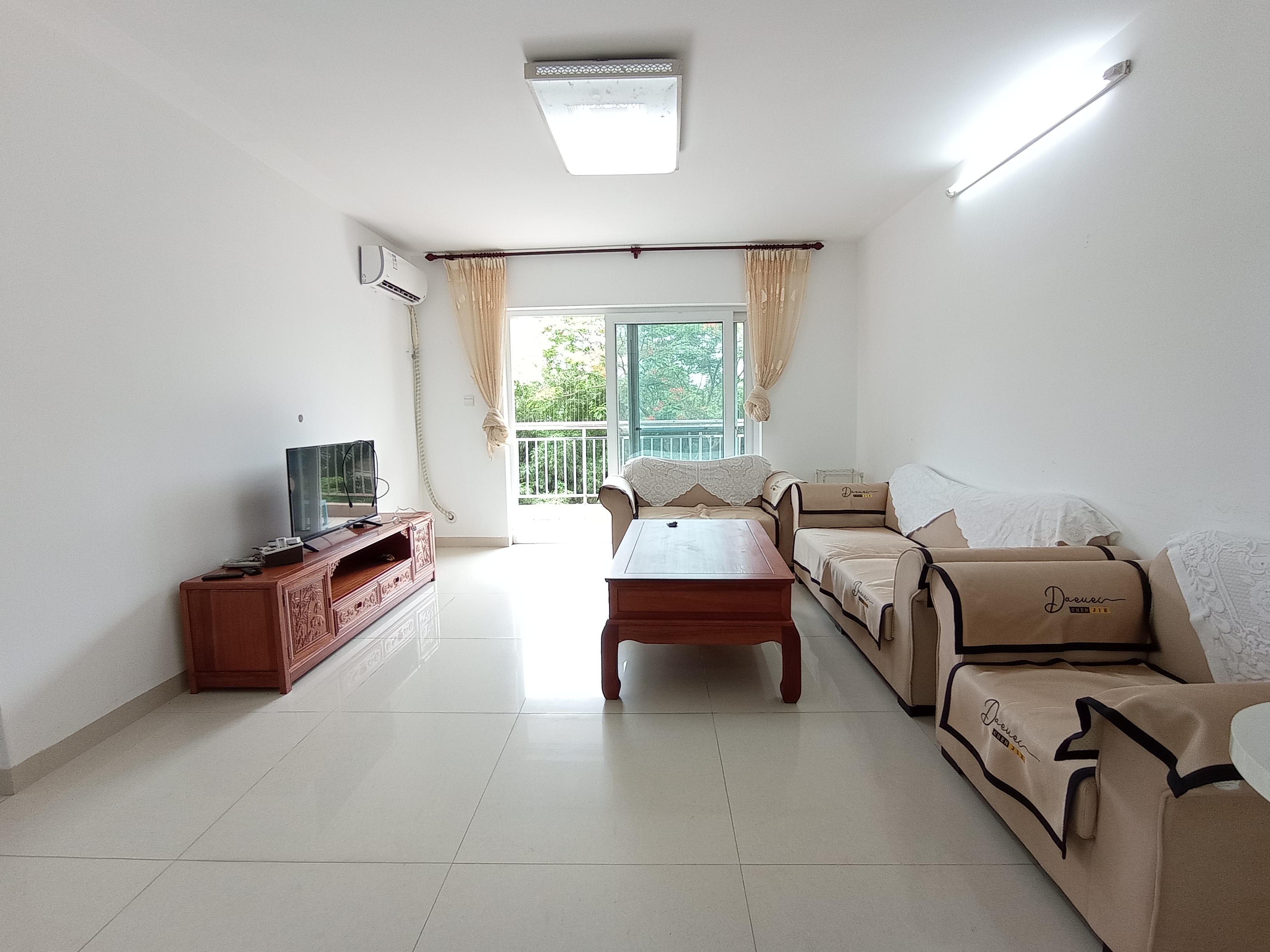 正业广场  3室2厅2卫    200.0万 正业广场  3室2厅2卫    200.0万室内图