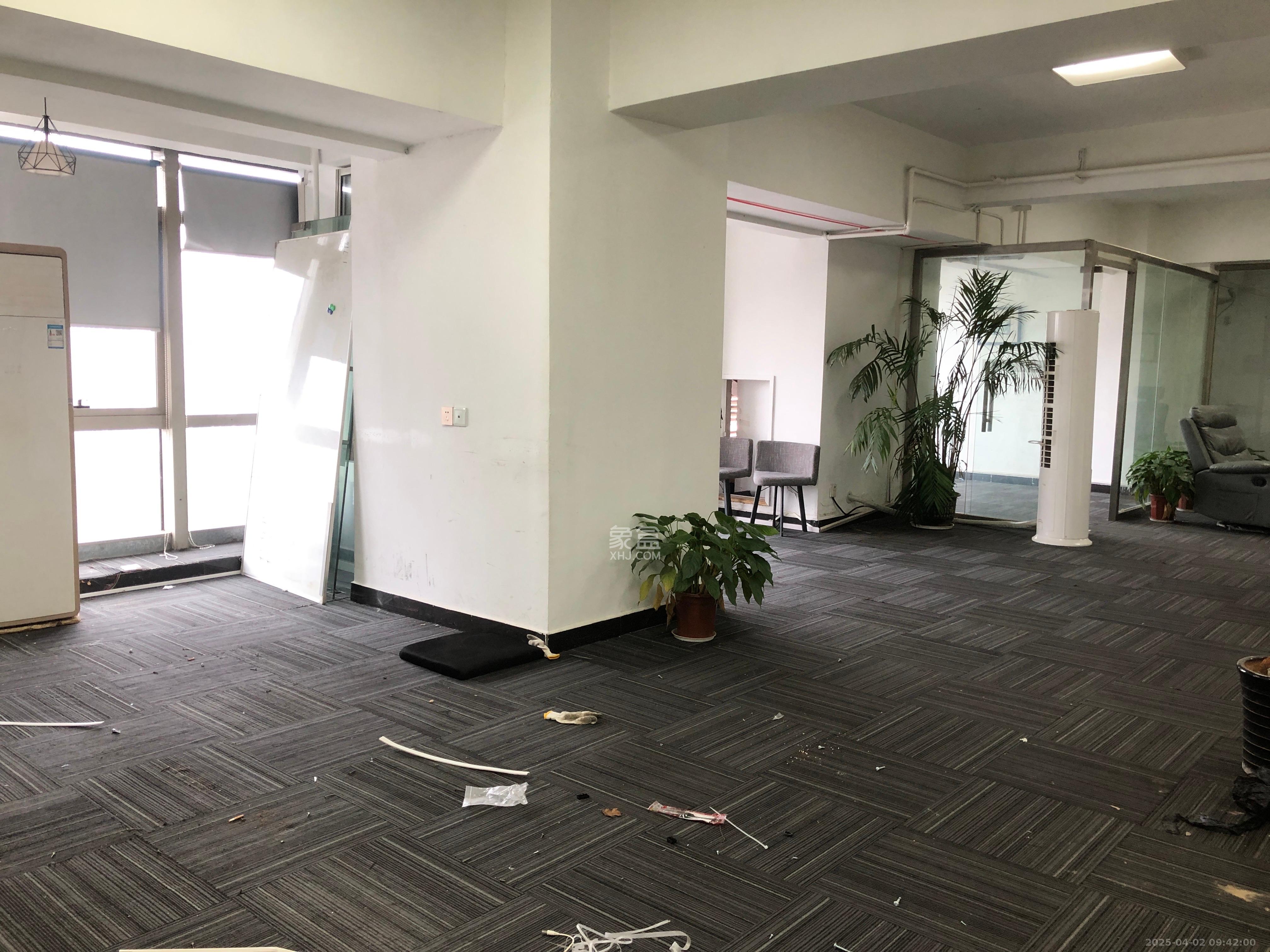奥克斯广场  1室1厅1卫   1500.00元/月室内图
