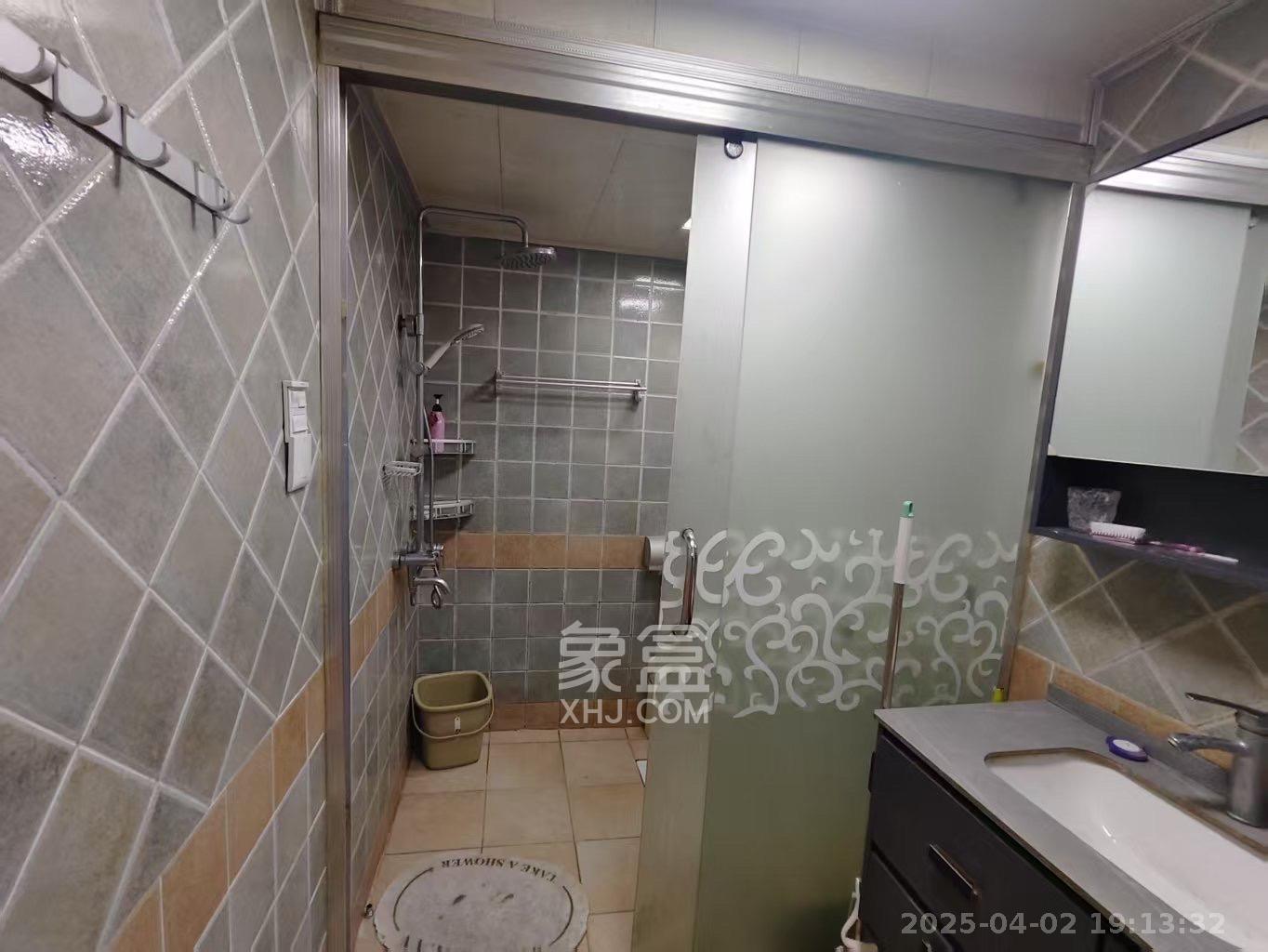 鑫天御景湾  2室1厅1卫   1700.00元/月室内图