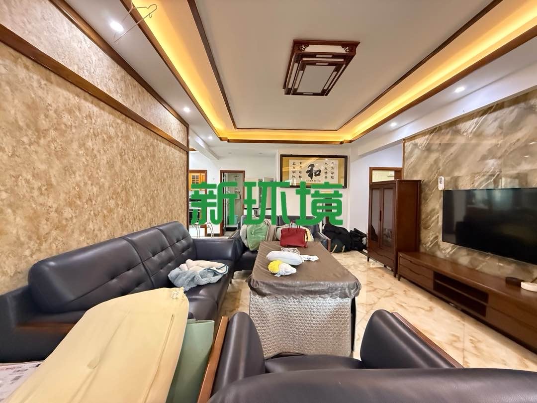 阳光水岸  3室2厅2卫   66.80万客厅