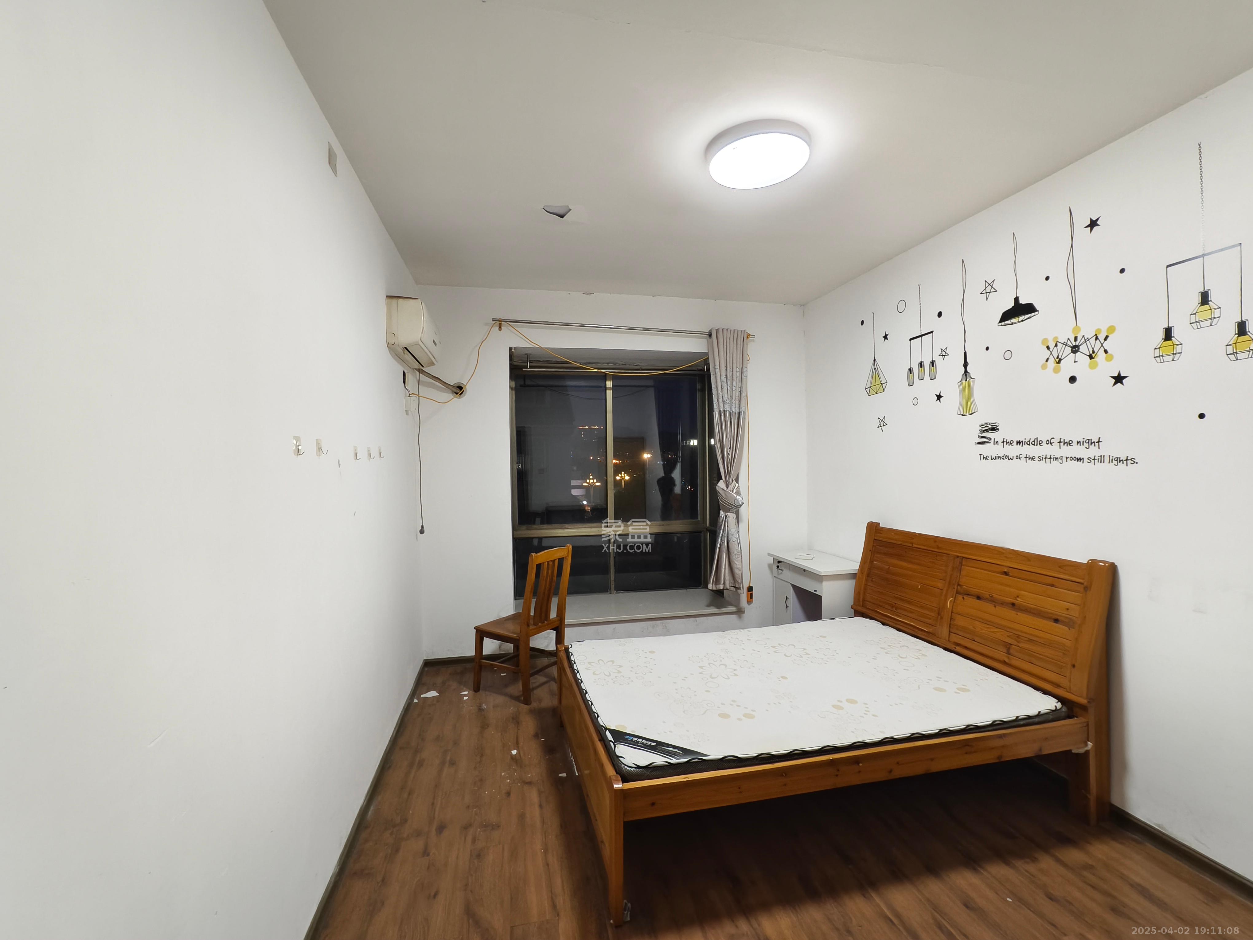 麓谷沐春园 4室2厅1卫 2200.0元/月 麓谷沐春园 4室2厅1卫 2200.0元/月室内图