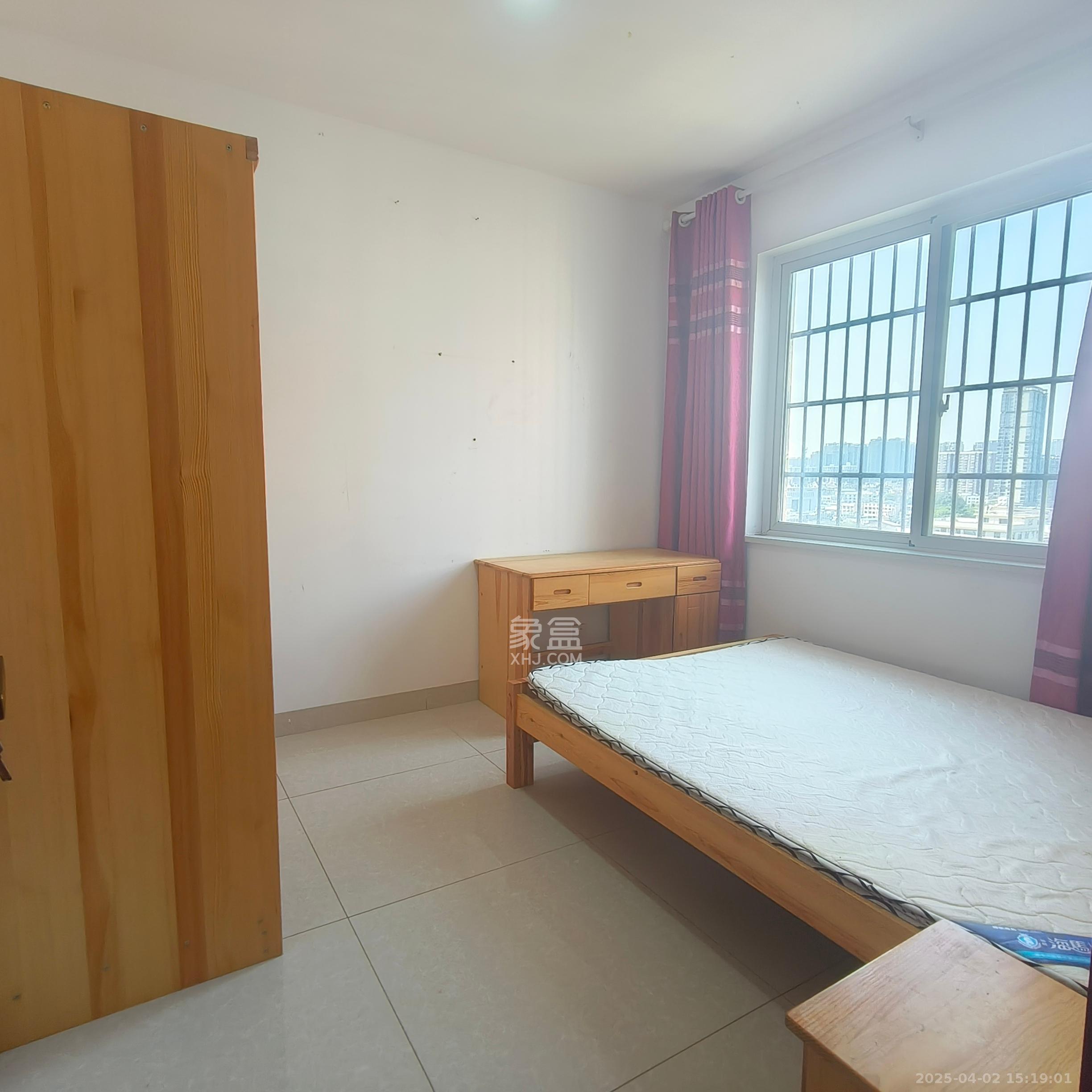 和润园一、二期 3室2厅1卫 1800.0元/月 和润园一、二期 3室2厅1卫 1800.0元/月室内图