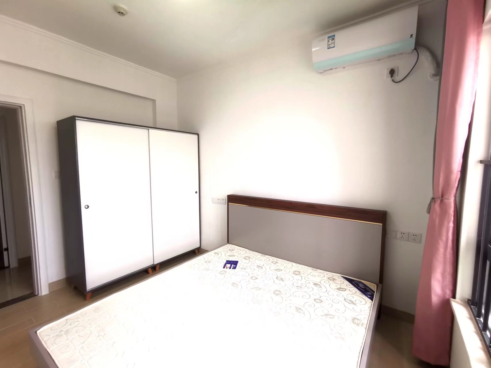 龙昆悦城 2室2厅1卫 140.0万 龙昆悦城 2室2厅1卫 140.0万室内图