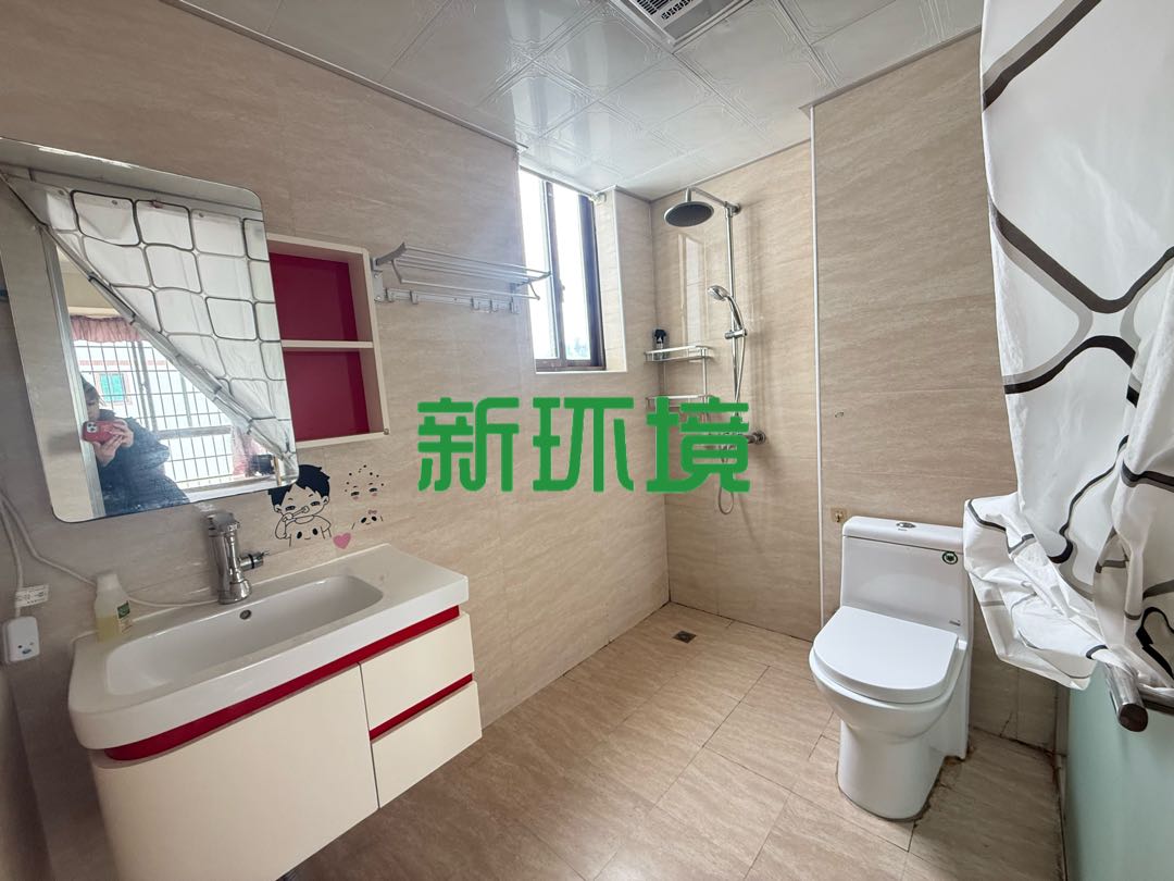 南岸晶都  3室2厅2卫   72.80万客厅
