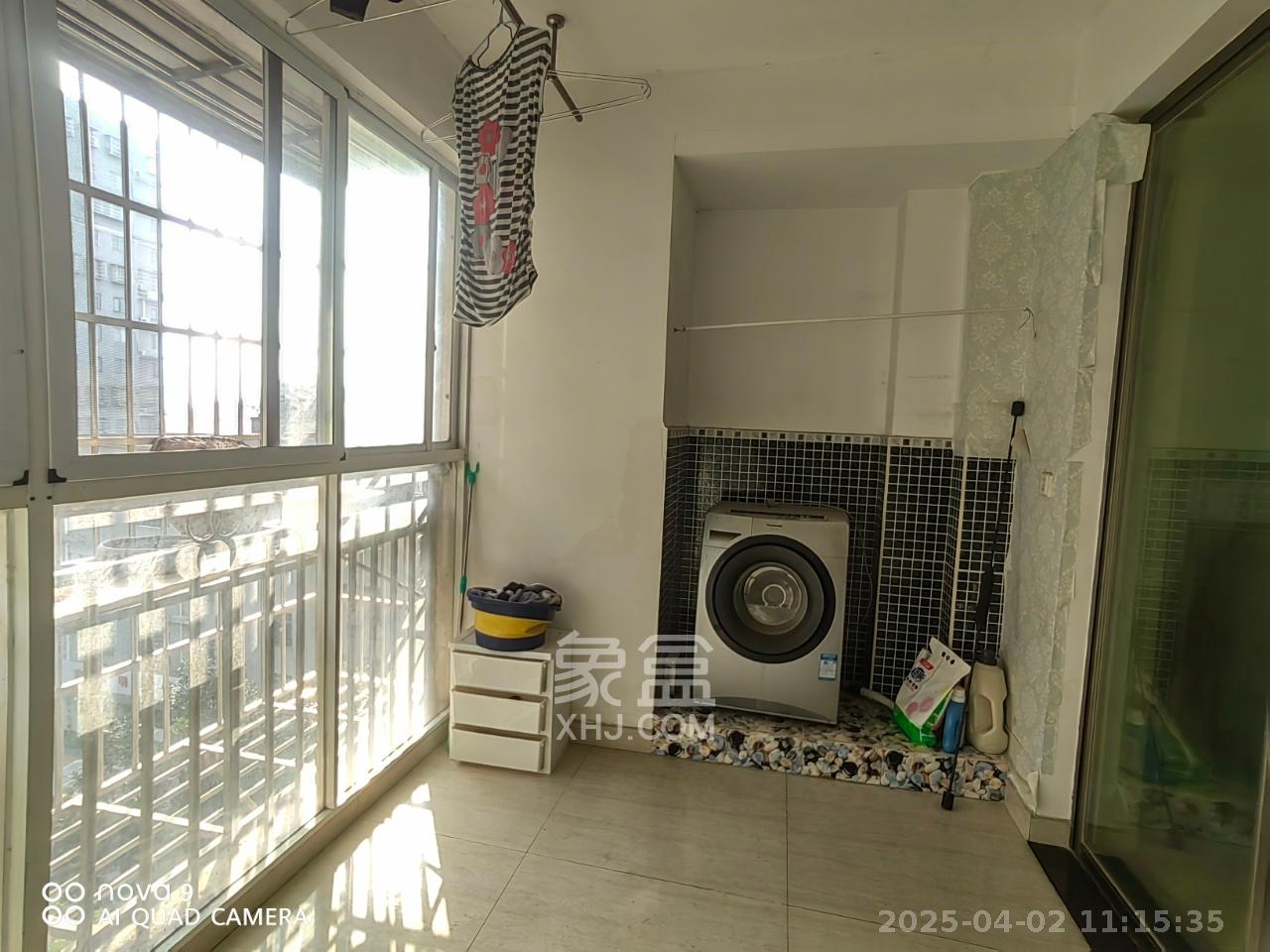 南郡明珠  3室2厅2卫   1600.00元/月室内图