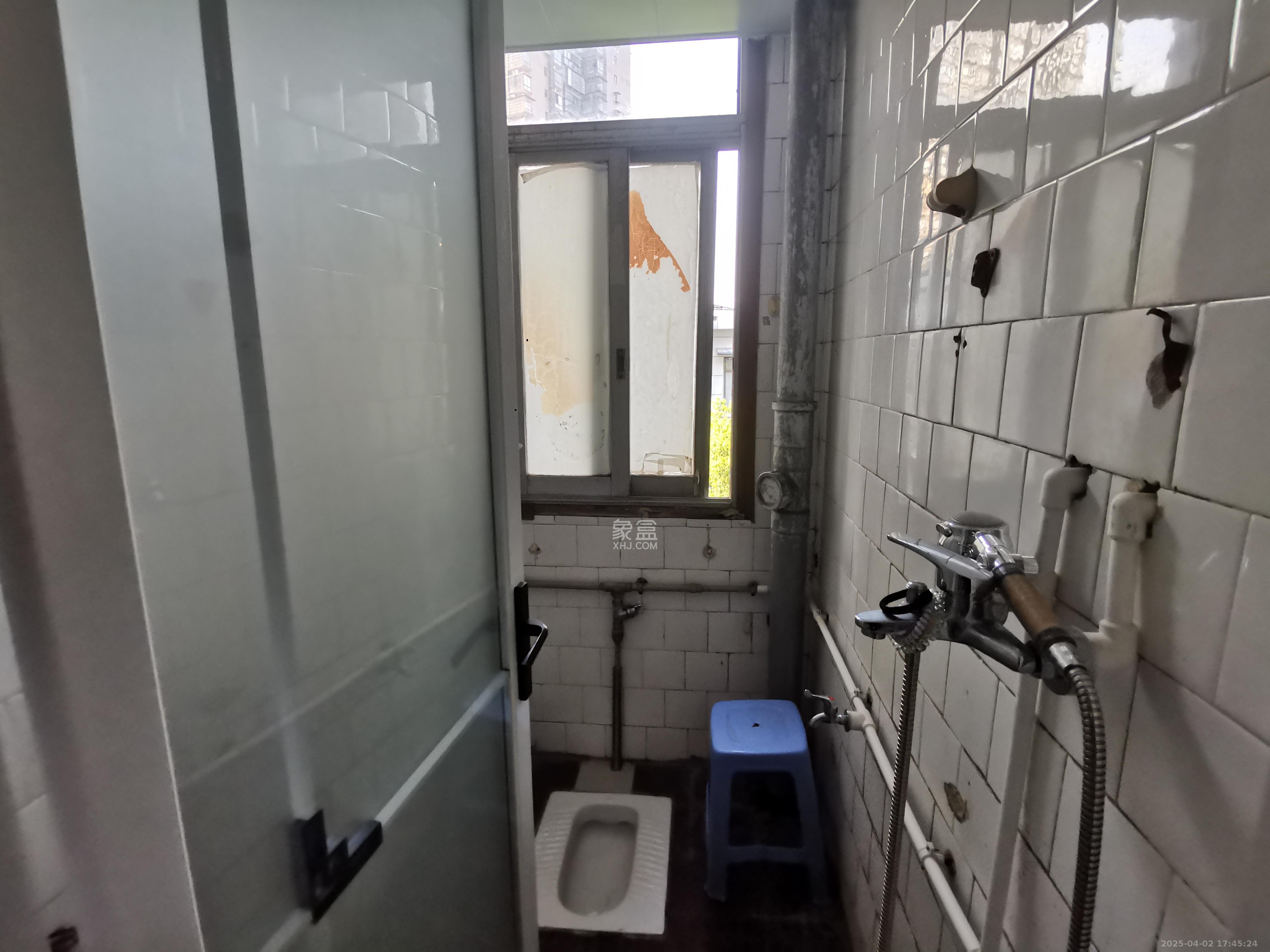 林业厅宿舍  3室2厅1卫    2000.0元/月 林业厅宿舍  3室2厅1卫    2000.0元/月室内图