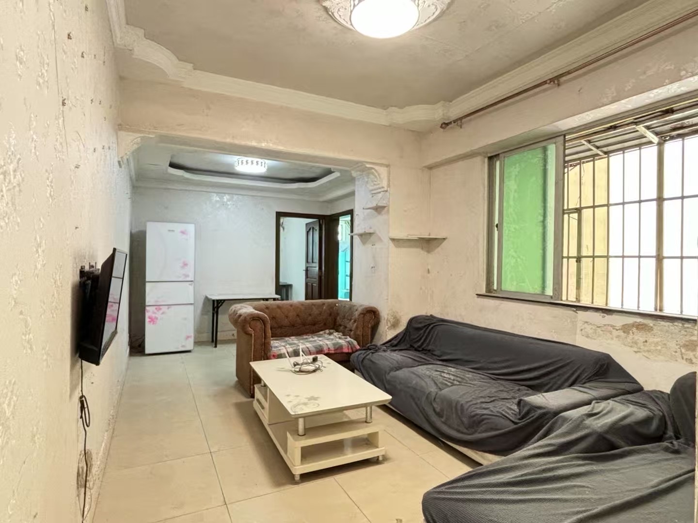 凤翔大厦 2室1厅1卫 69.8万 凤翔大厦 2室1厅1卫 69.8万客厅