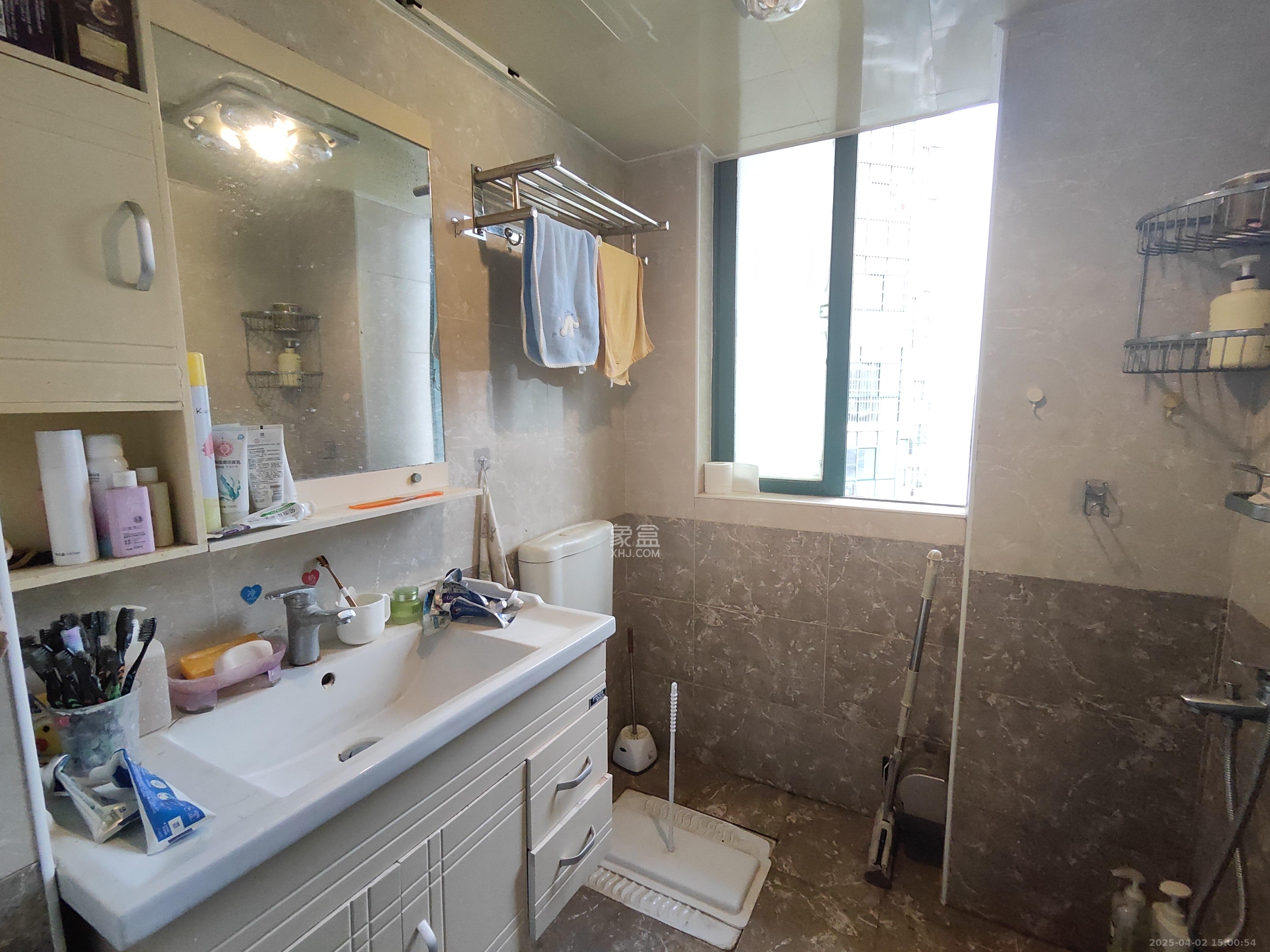 华天LOHO小镇  2室2厅1卫    1400.0元/月室内图