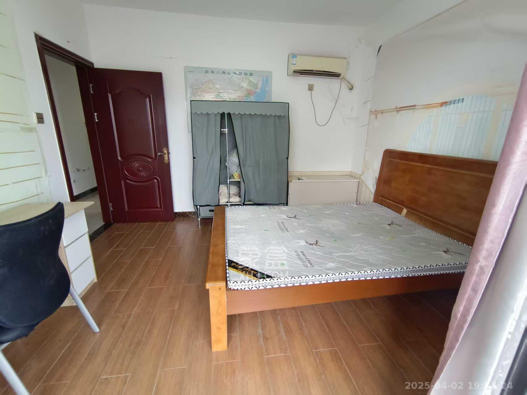 阳光100一期、四五期  4室2厅1卫    2900.0元/月 阳光100一期、四五期  4室2厅1卫    2900.0元/月室内图