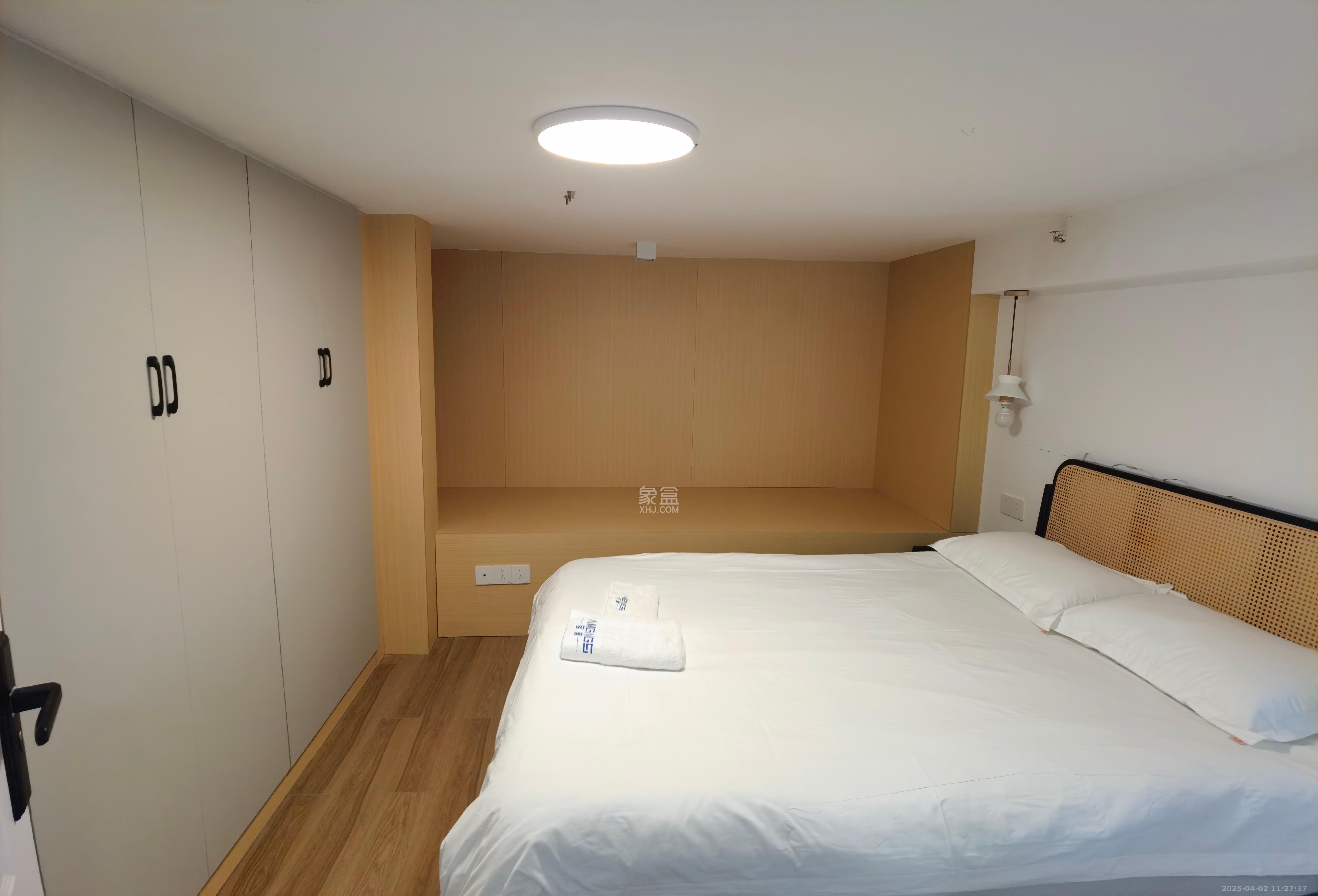 卓越中寰  2室1厅1卫    2400.0元/月室内图