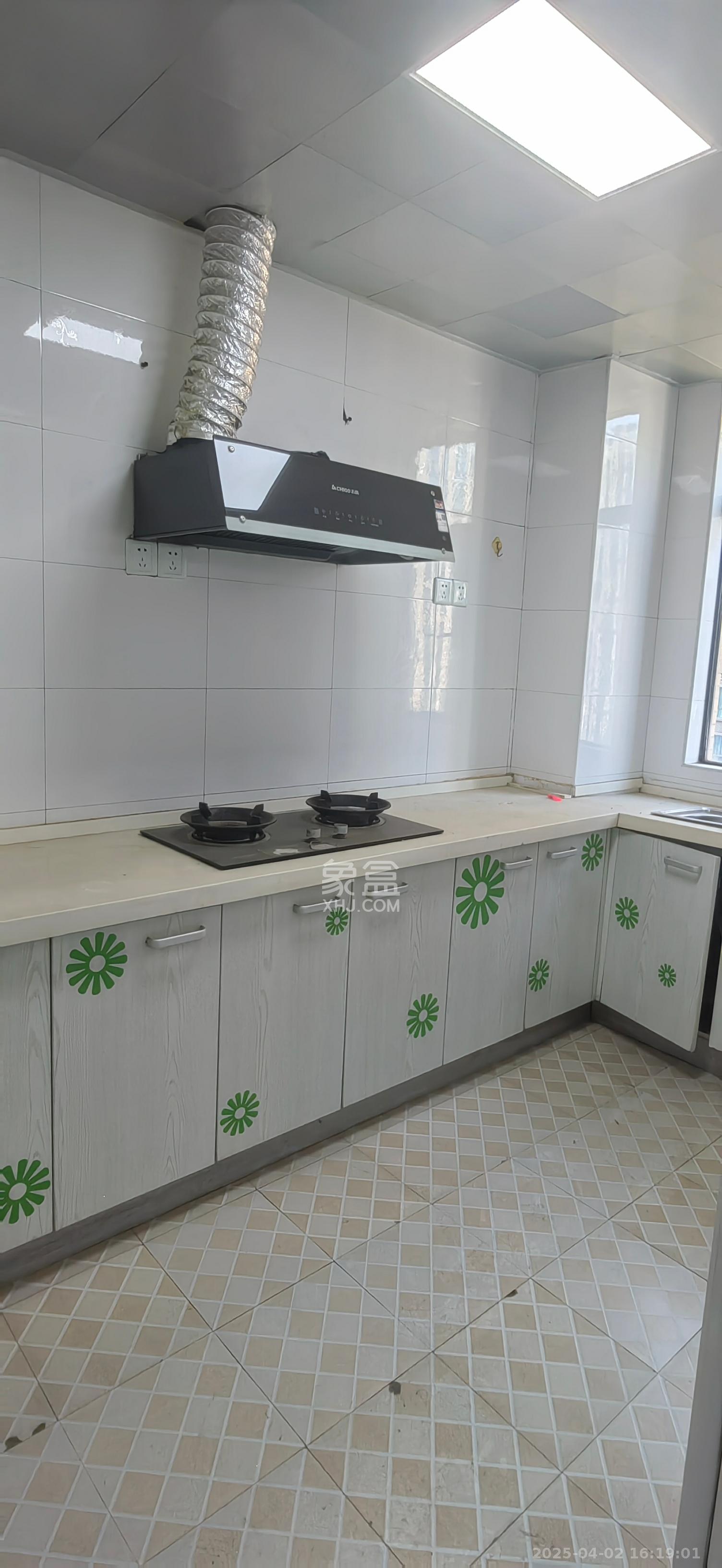 湘府9号 3室2厅1卫 2600.0元/月 湘府9号 3室2厅1卫 2600.0元/月室内图