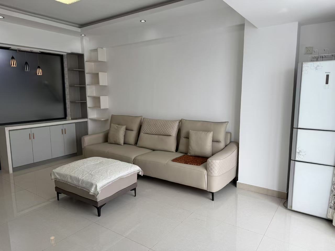 金领国际 1室1厅1卫 1300.0元/月 金领国际 1室1厅1卫 1300.0元/月室内图