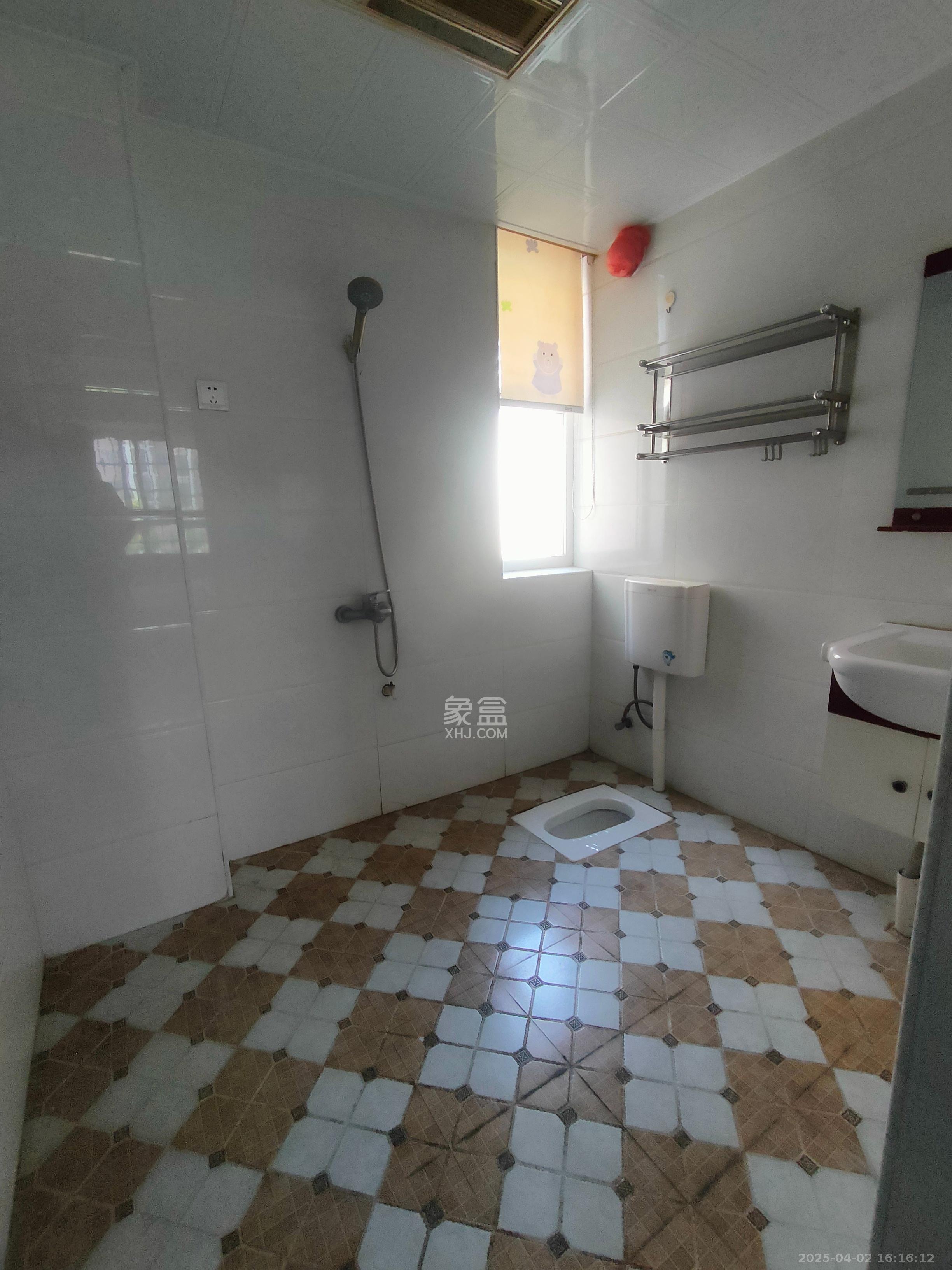 和馨园 3室2厅2卫 2450.0元/月 和馨园 3室2厅2卫 2450.0元/月室内图