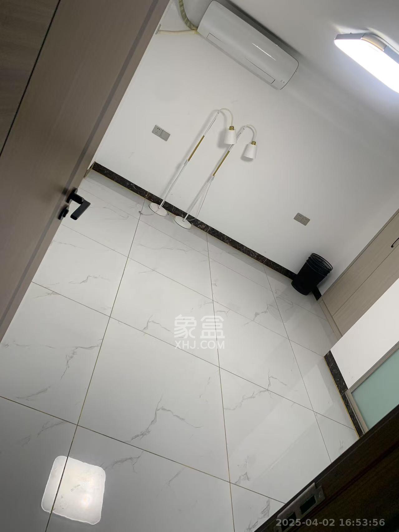 龙湖新壹城 1室1厅1卫 2600.0元/月 龙湖新壹城 1室1厅1卫 2600.0元/月室内图