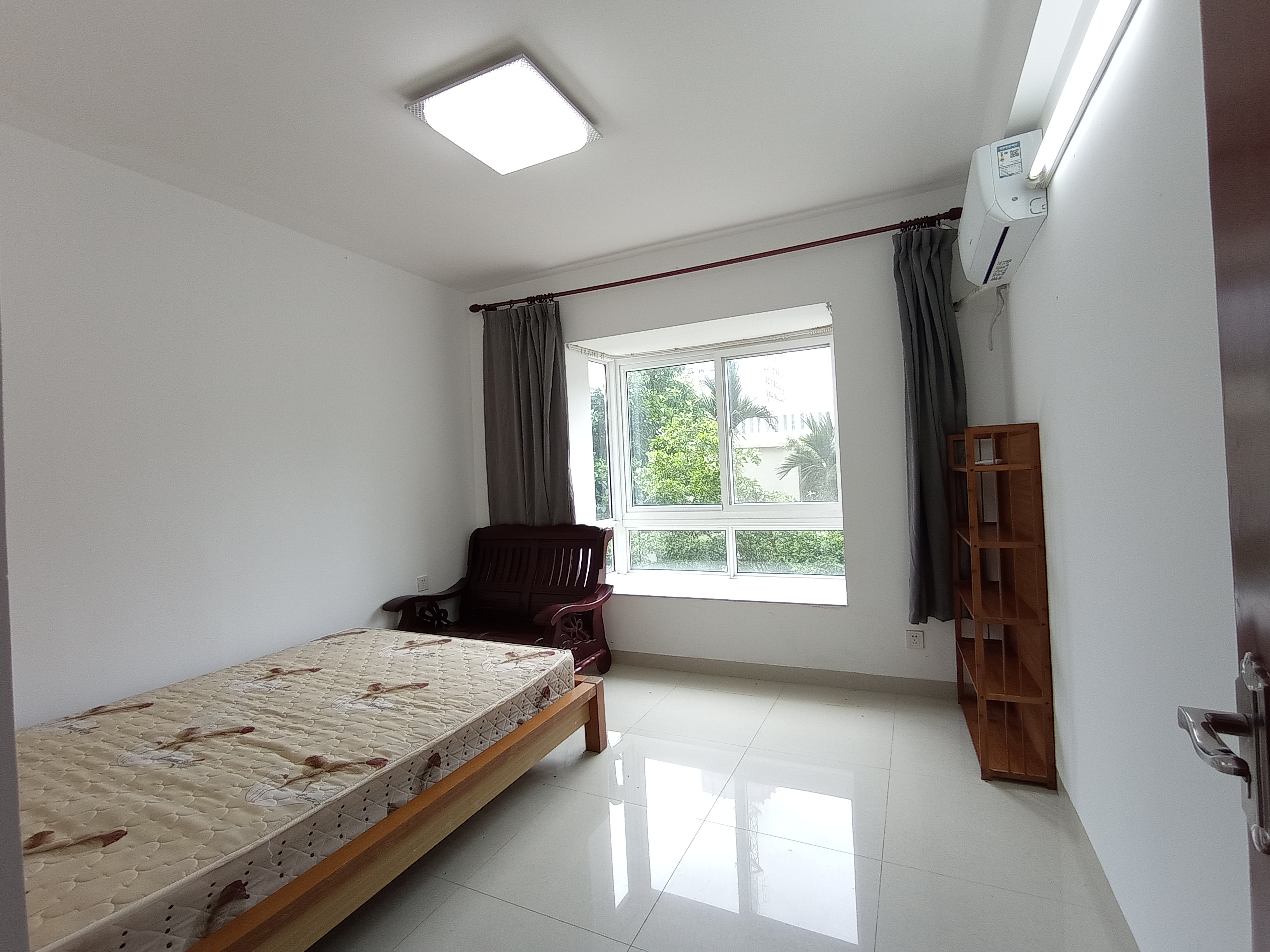 正业广场  3室2厅2卫    200.0万 正业广场  3室2厅2卫    200.0万室内图