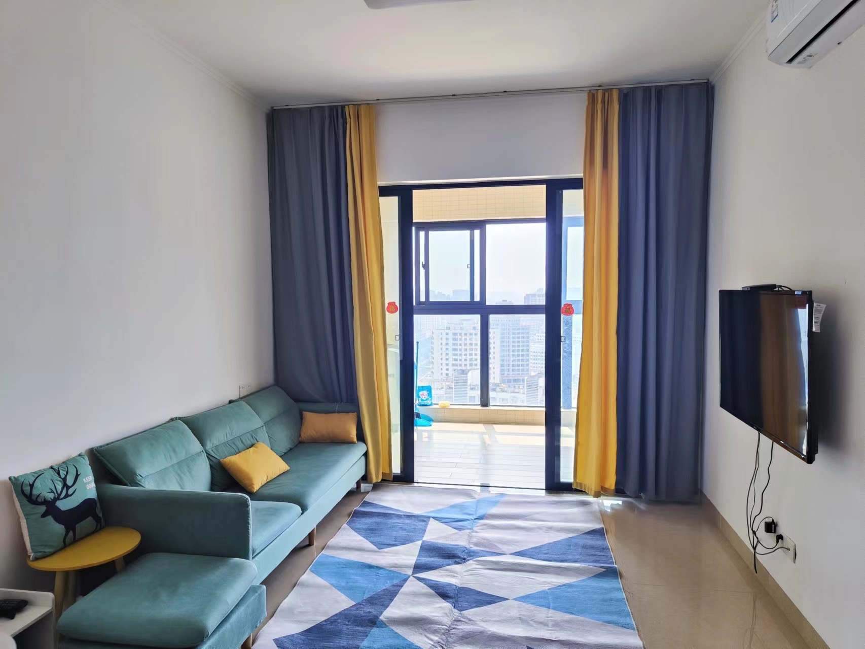 龙昆悦城 2室2厅1卫 140.0万 龙昆悦城 2室2厅1卫 140.0万室内图