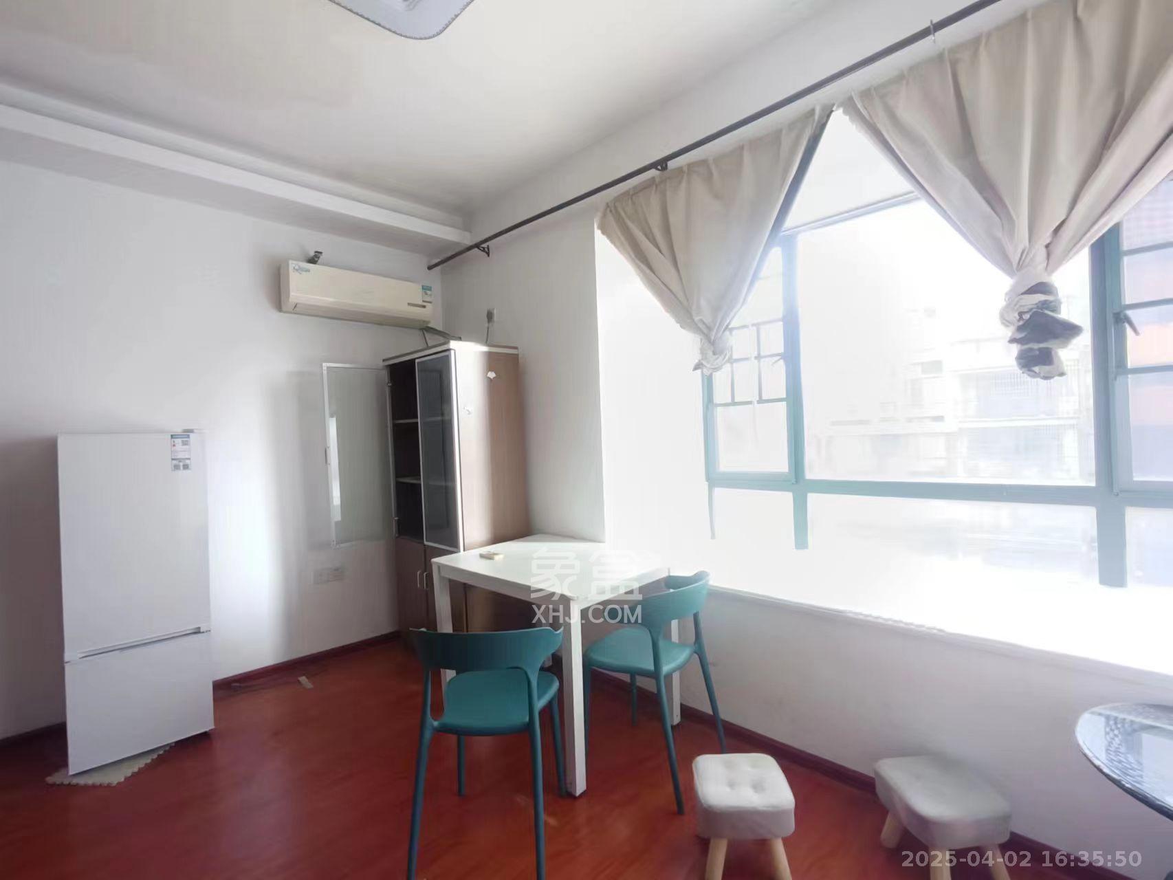 凯轩云顶 1室1厅1卫 1300.0元/月 凯轩云顶 1室1厅1卫 1300.0元/月室内图