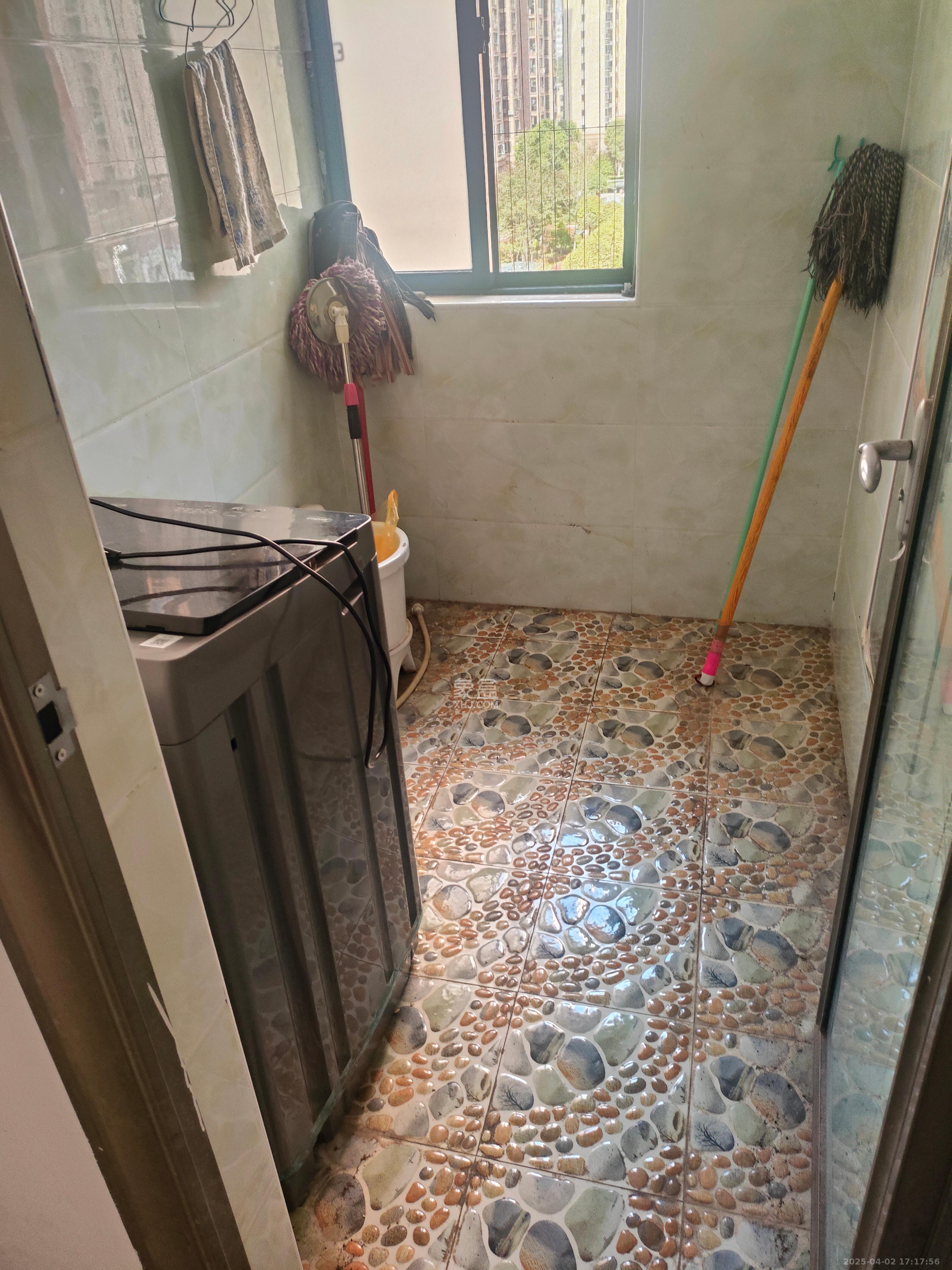 丽发新城 3室2厅1卫 1800.0元/月 丽发新城 3室2厅1卫 1800.0元/月室内图