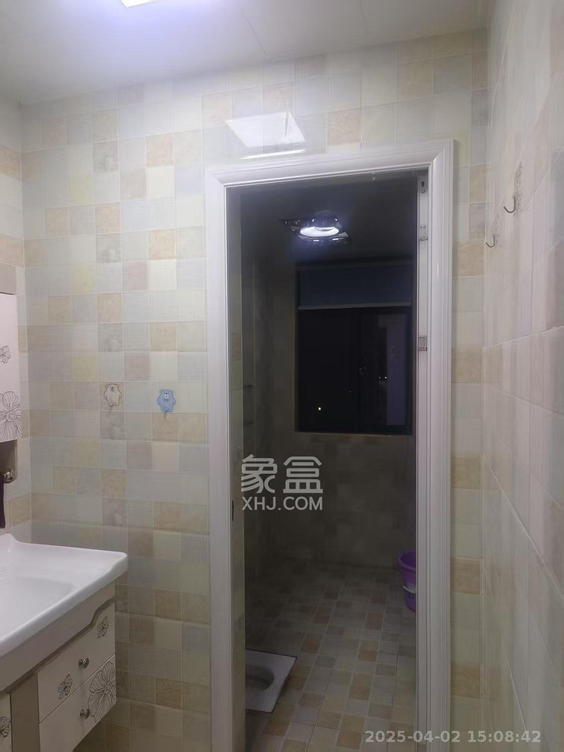 德润小区(丰升德润小区) 3室2厅2卫 2400.0元/月 德润小区(丰升德润小区) 3室2厅2卫 2400.0元/月室内图