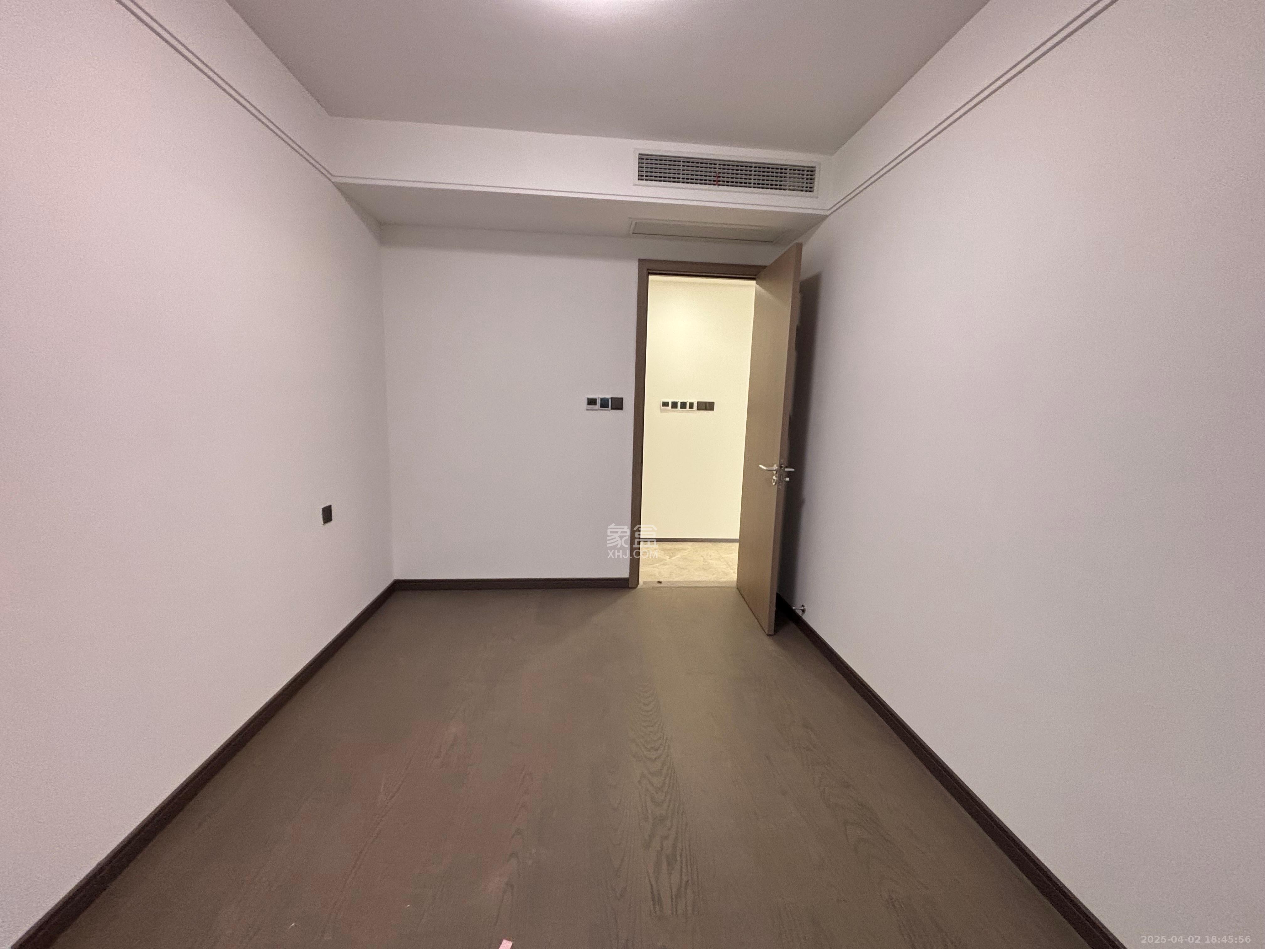 旭辉铂宸府  4室2厅2卫   3000.00元/月室内图