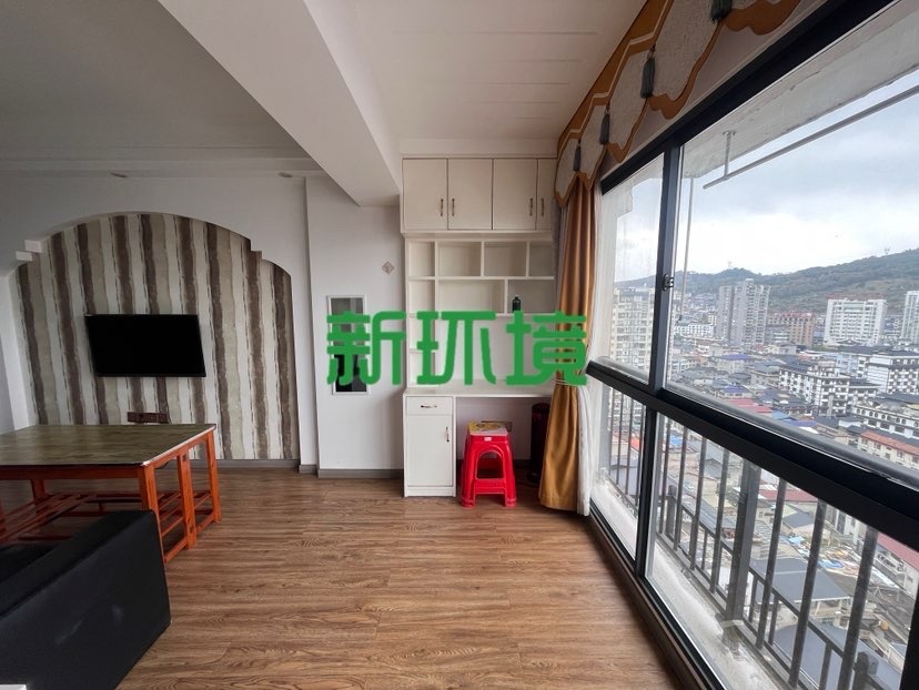 冠军二号公馆  1室0厅0卫   28.00万客厅