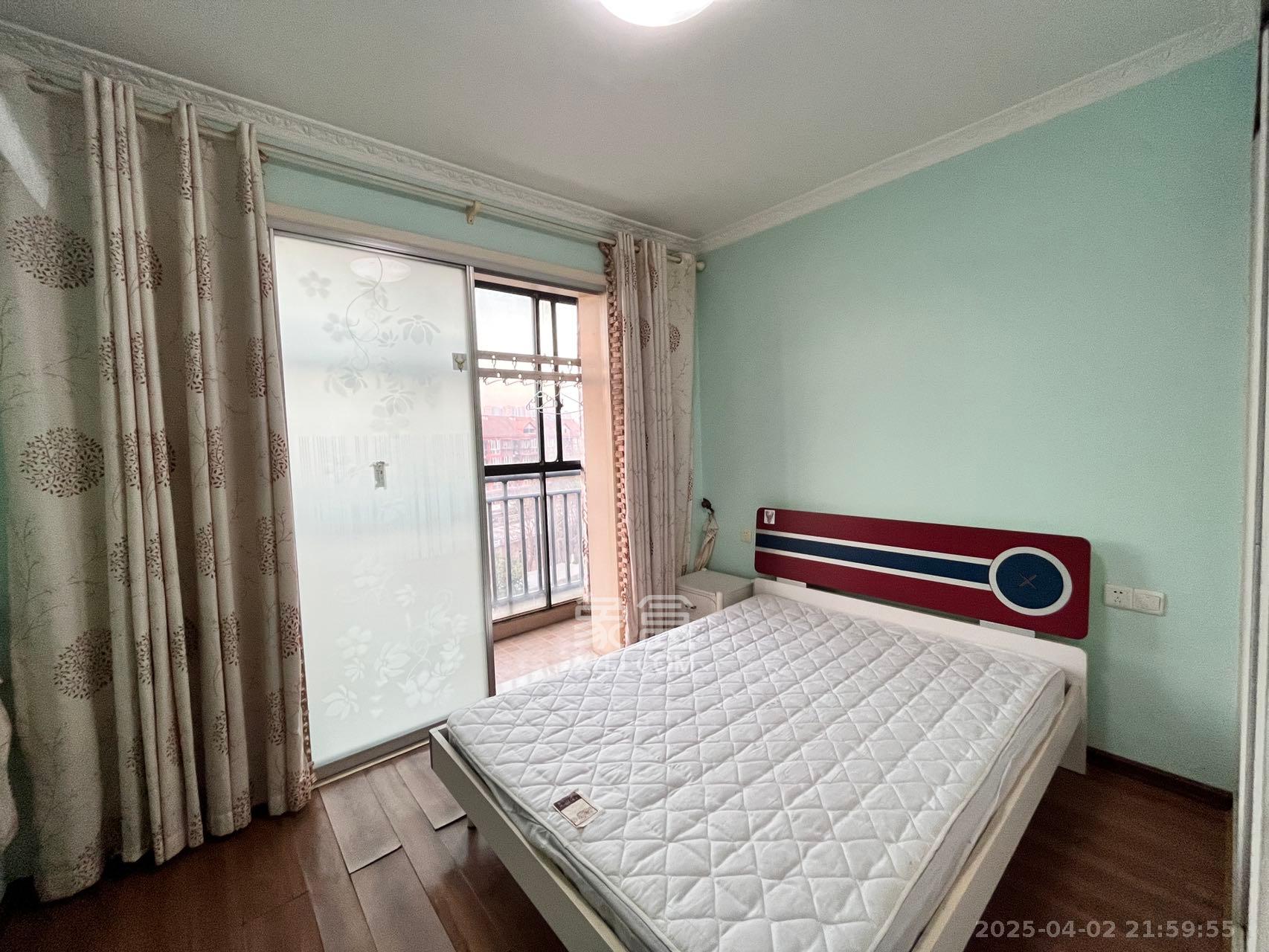 枫华府第 4室2厅2卫 2400.00元/月 枫华府第 4室2厅2卫 2400.00元/月室内图