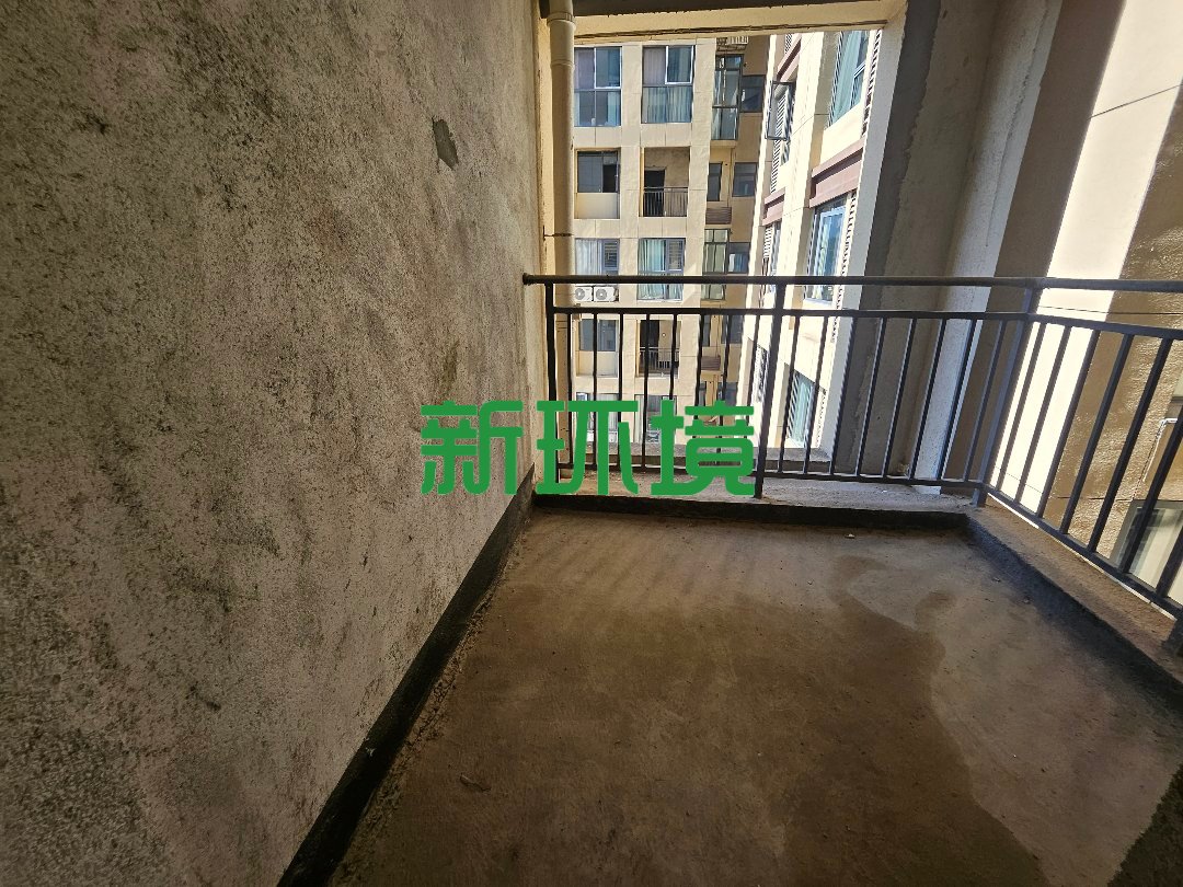 昊天珑璟湾 3室2厅1卫 53.80万 昊天珑璟湾 3室2厅1卫 53.80万客厅