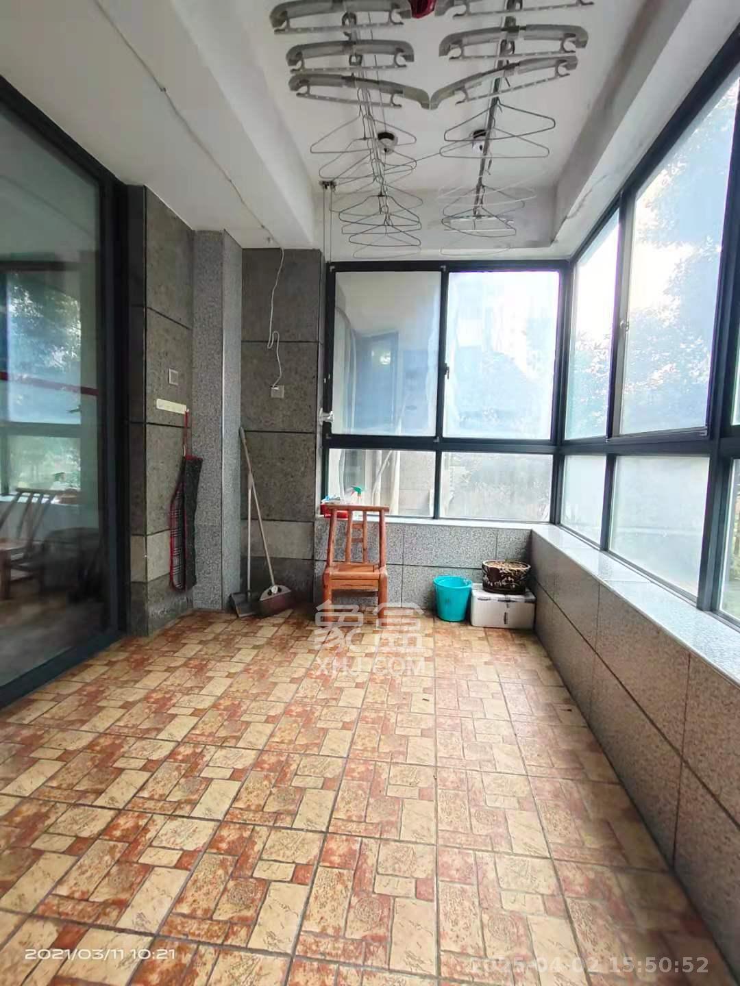 长房时代城  3室2厅2卫   3200.00元/月室内图