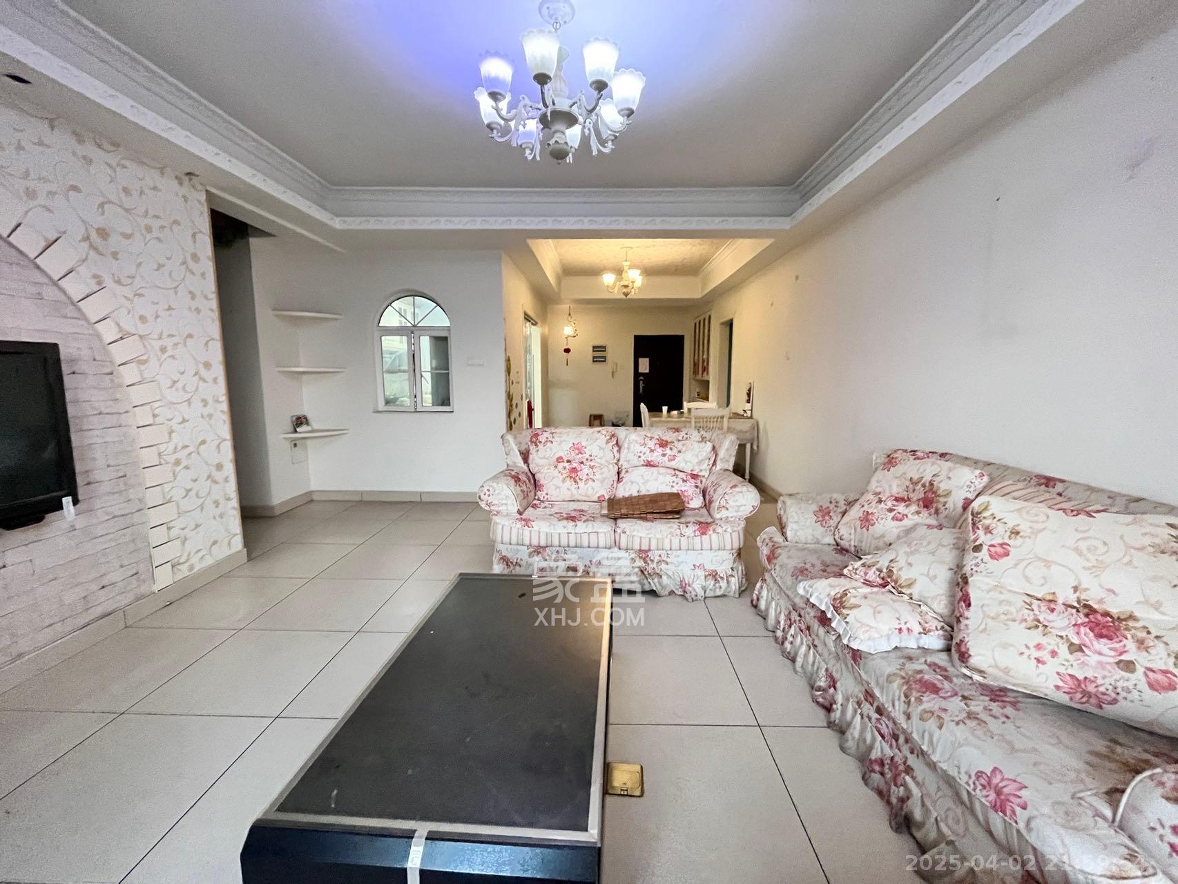 枫华府第 4室2厅2卫 2400.00元/月 枫华府第 4室2厅2卫 2400.00元/月室内图