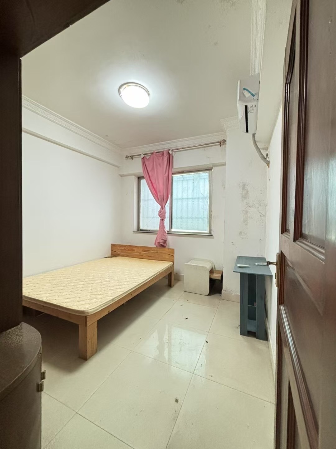 凤翔大厦 2室1厅1卫 69.8万 凤翔大厦 2室1厅1卫 69.8万客厅