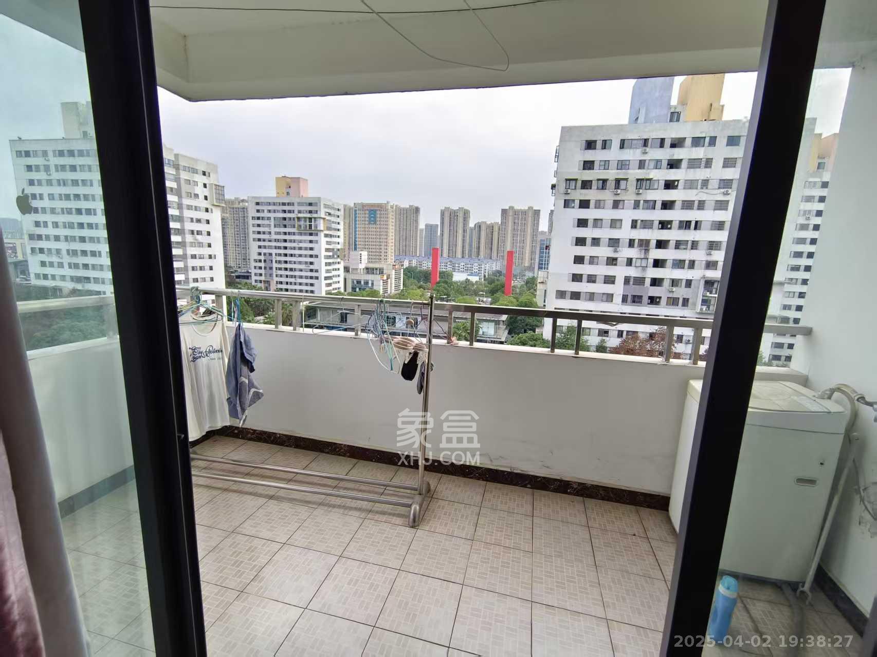 阳光100一期、四五期  4室2厅1卫    2900.0元/月 阳光100一期、四五期  4室2厅1卫    2900.0元/月室内图